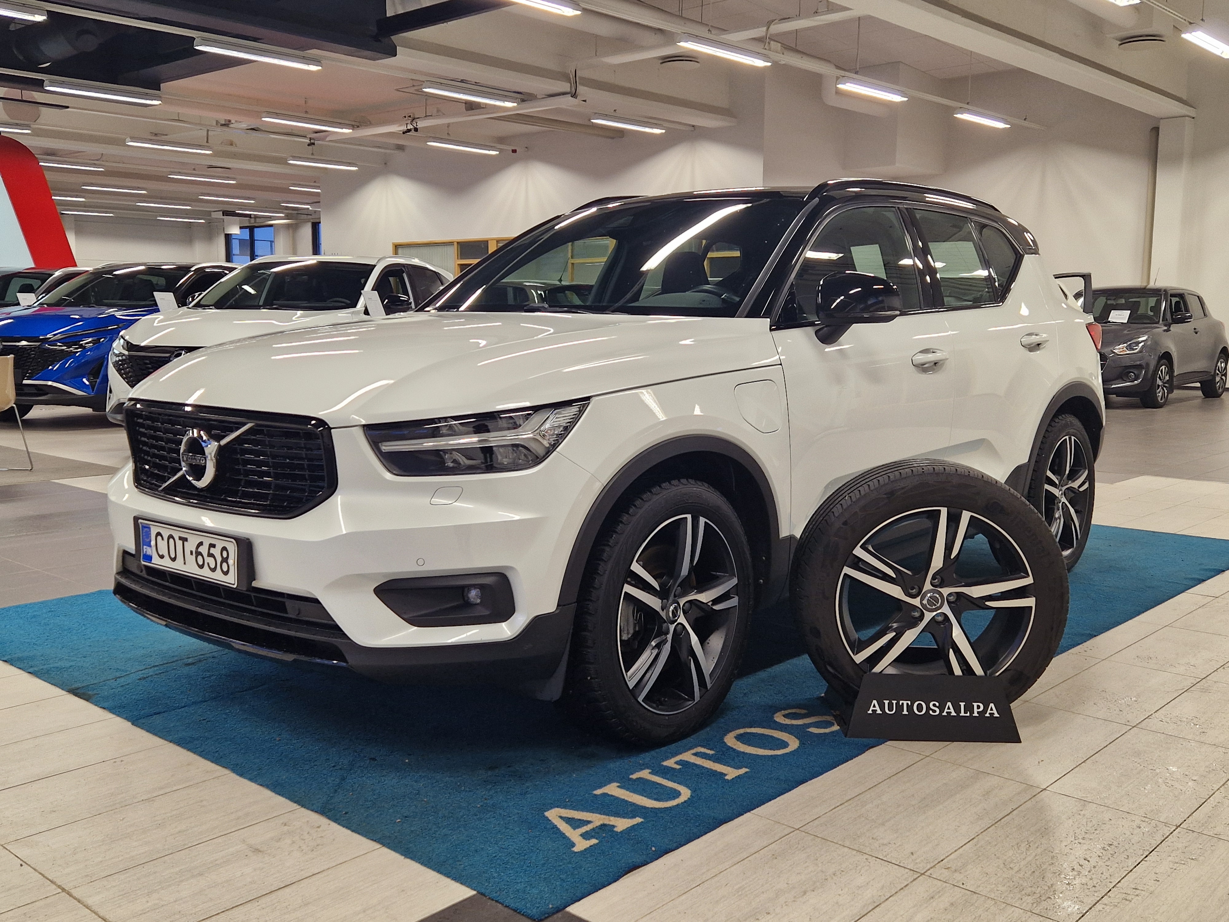 VOLVO XC40 2020