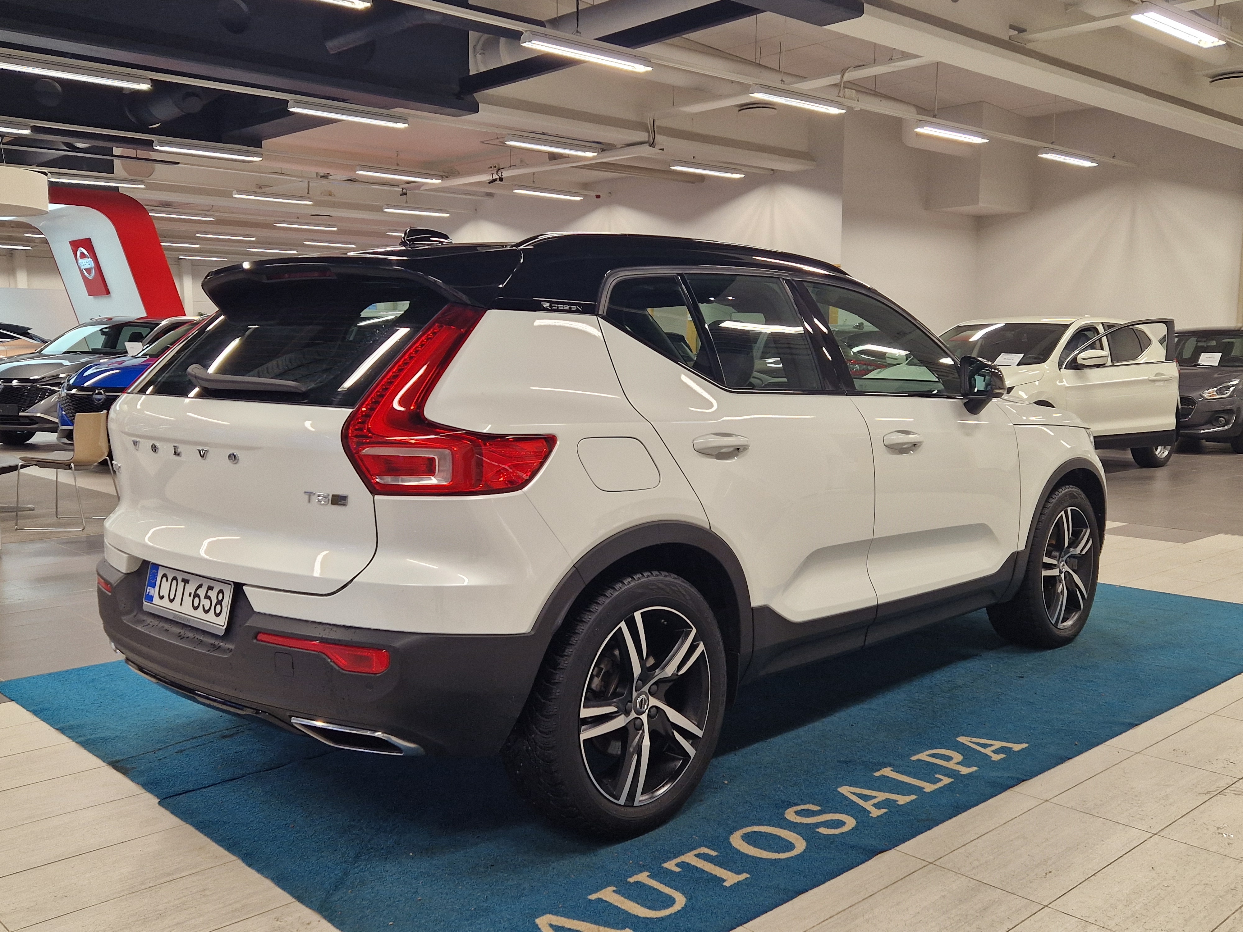 VOLVO XC40 2020