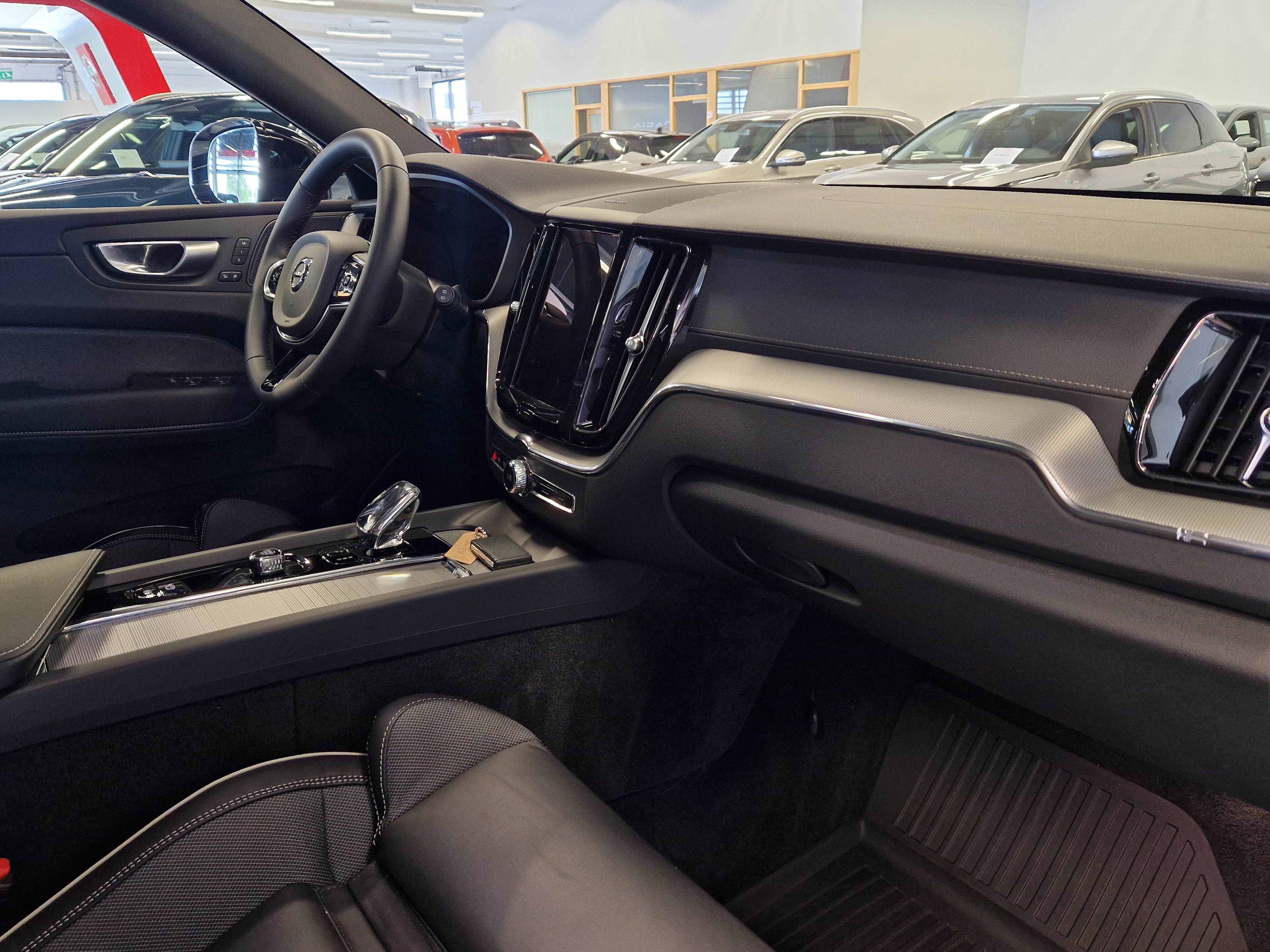 VOLVO XC60 2024