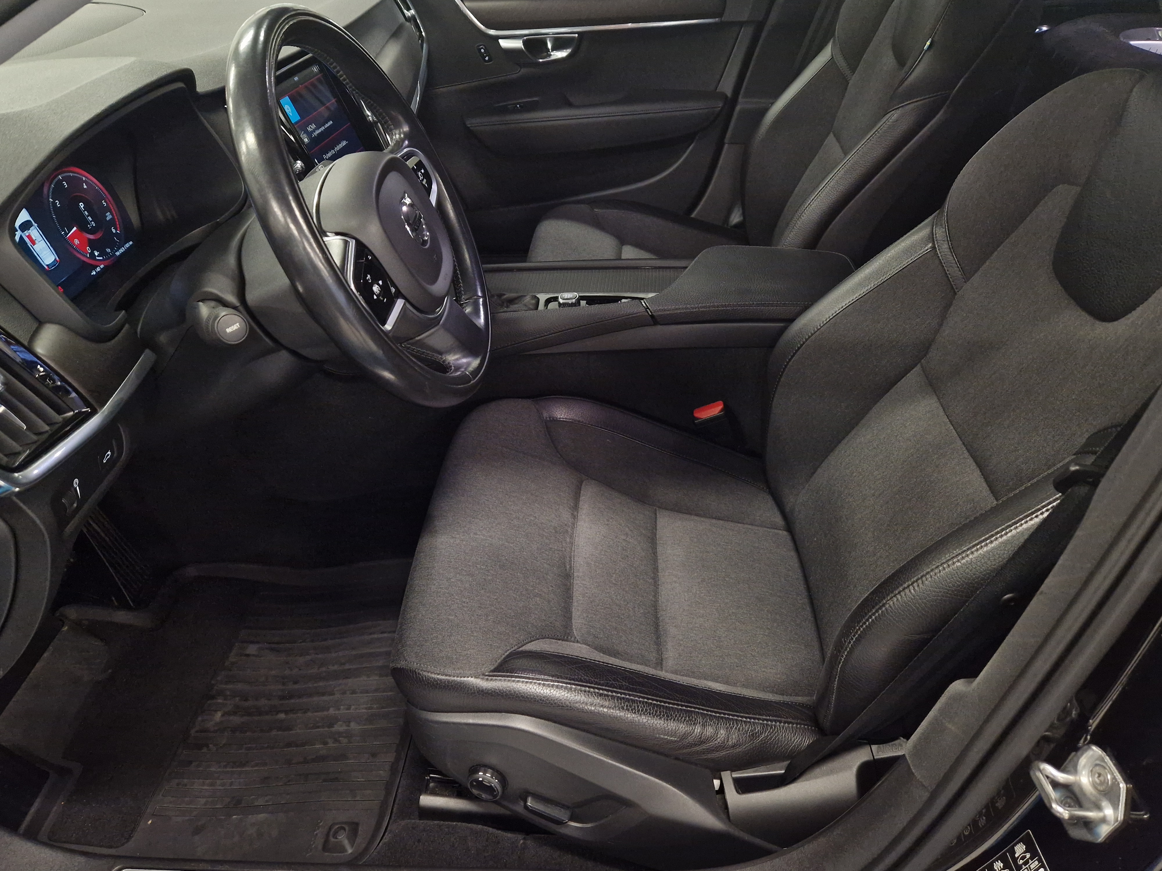 VOLVO V90 Cross Country 2018