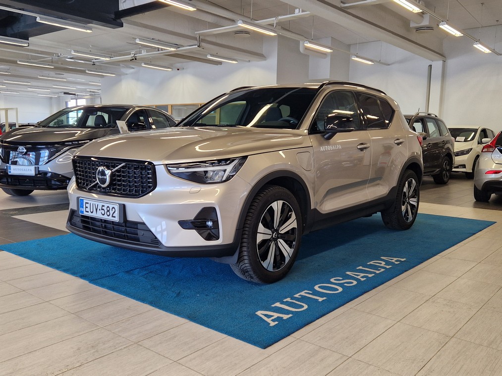 VOLVO XC40 2024