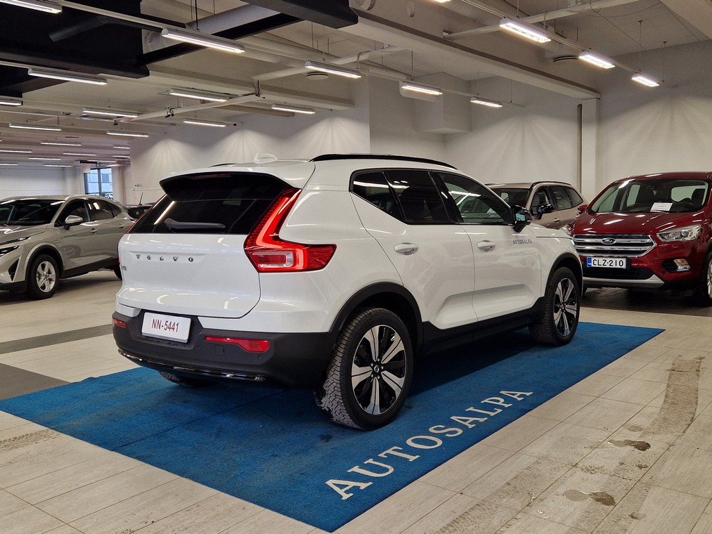 VOLVO EX40 2