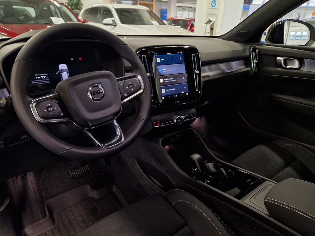 VOLVO EX40 6