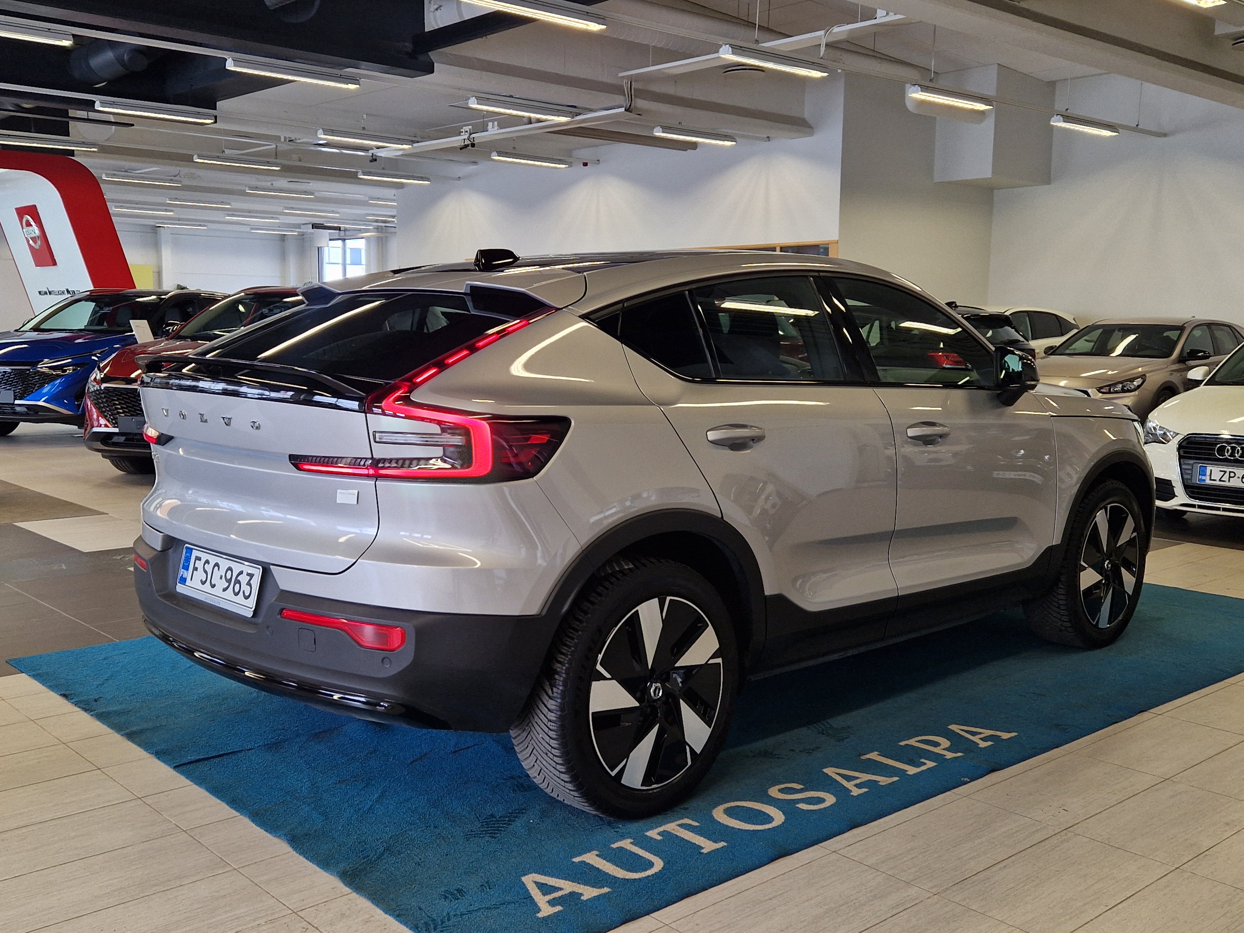 VOLVO C40 2024
