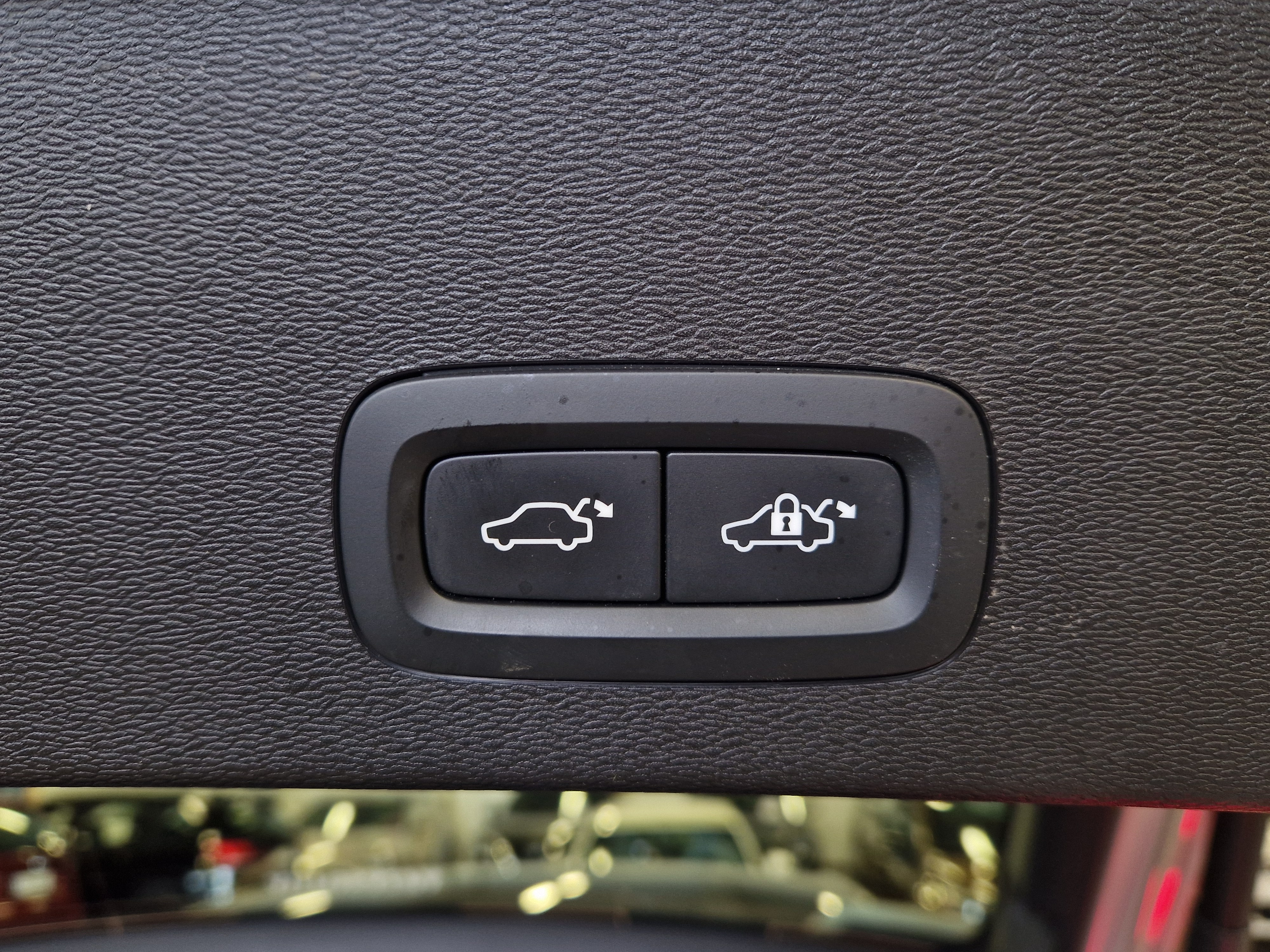 VOLVO C40 2024