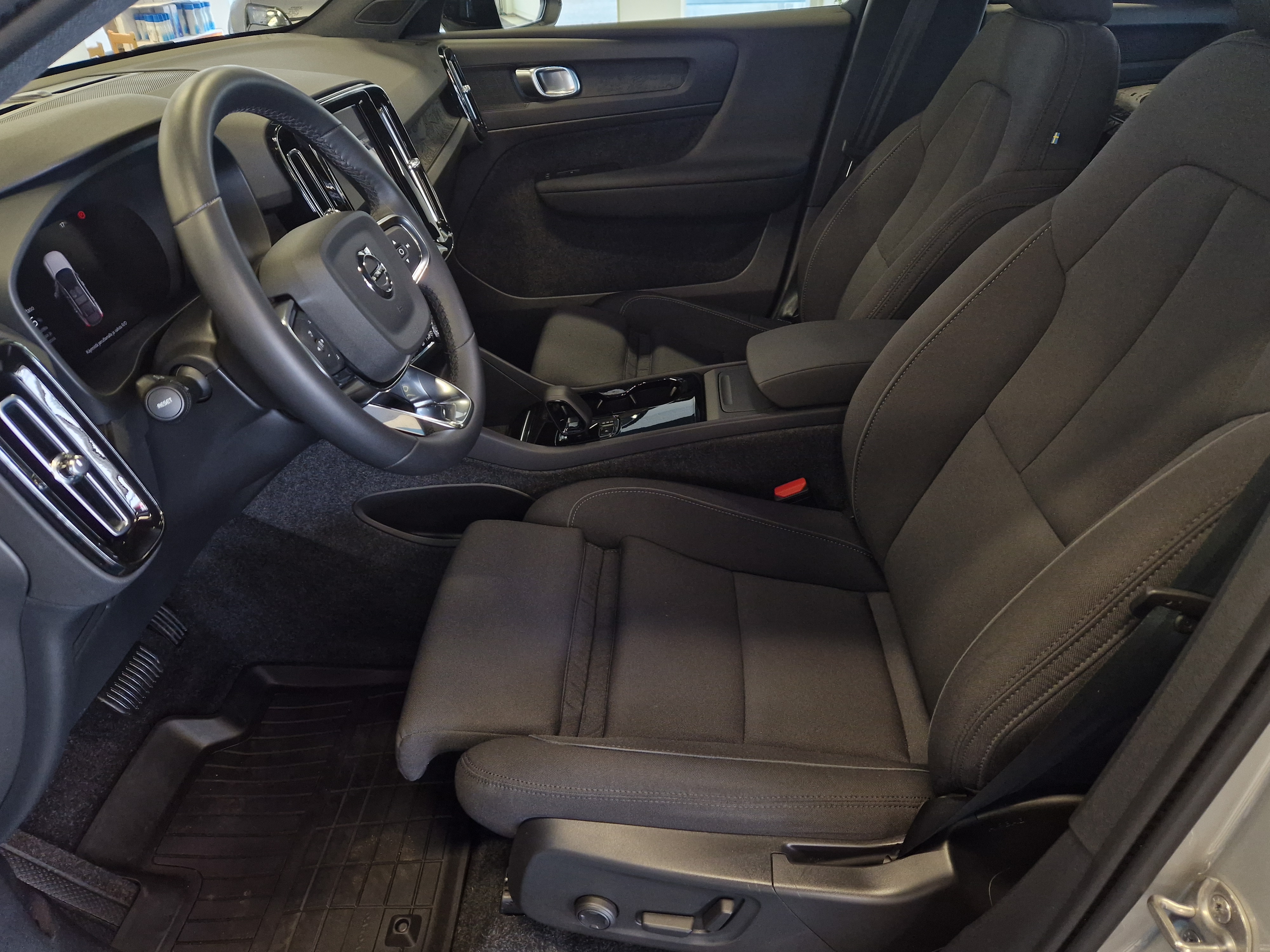 VOLVO C40 2024