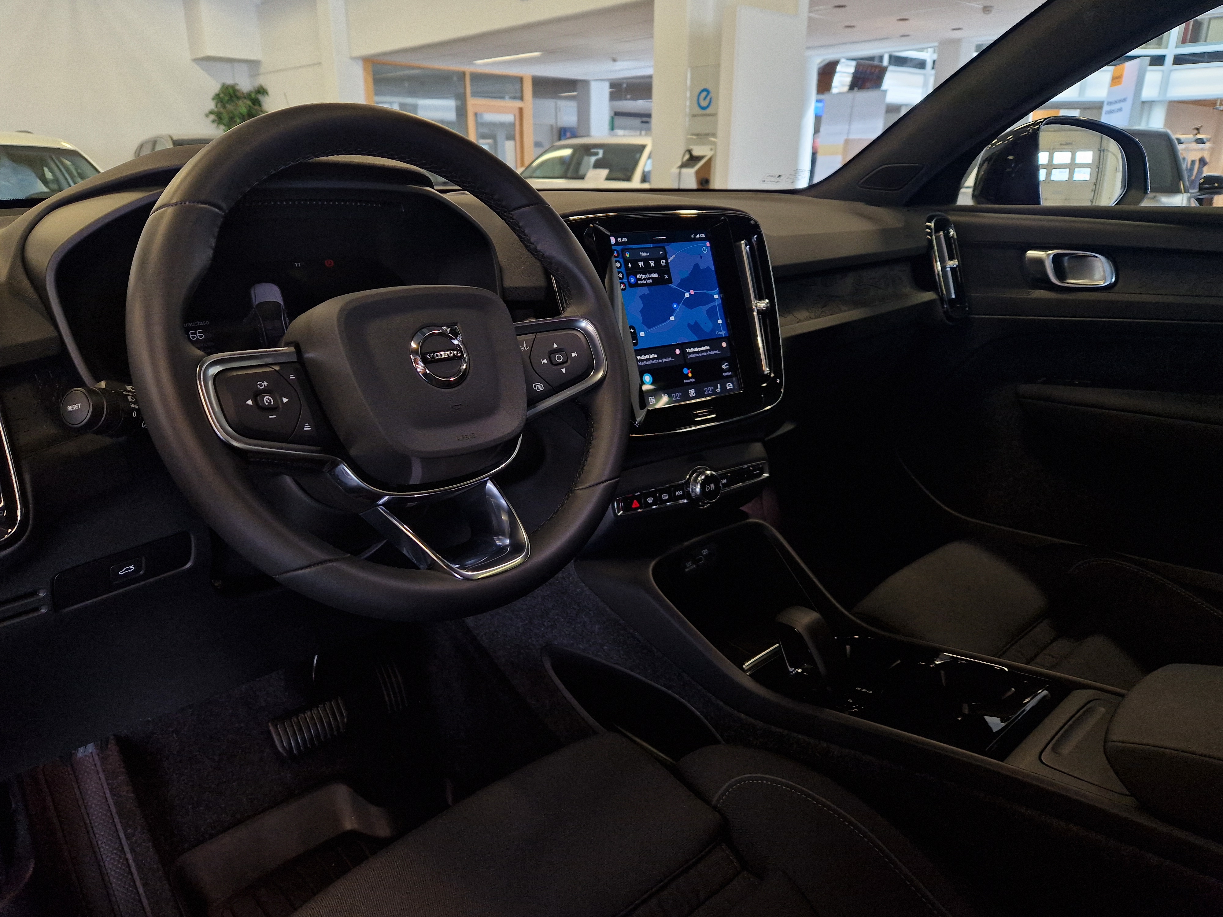 VOLVO C40 2024