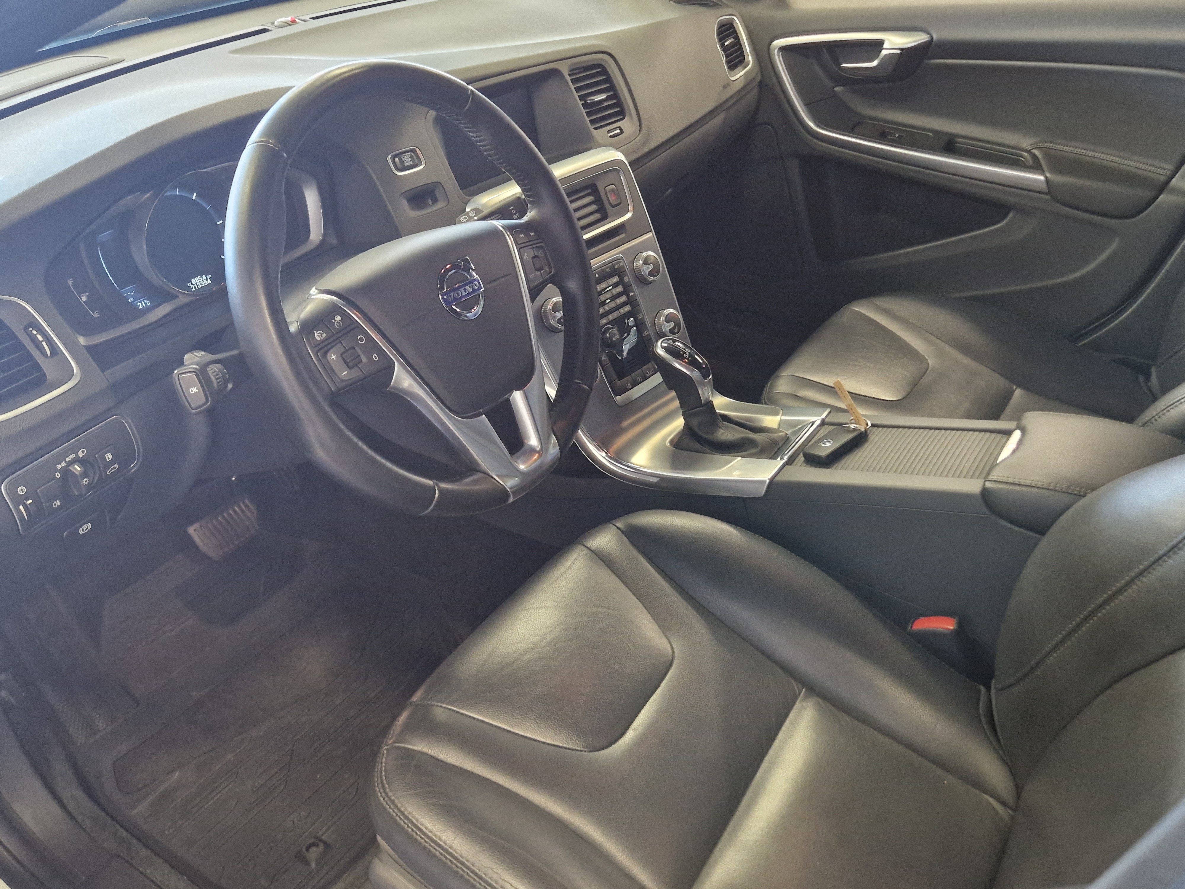 VOLVO V60 Cross Country 2016