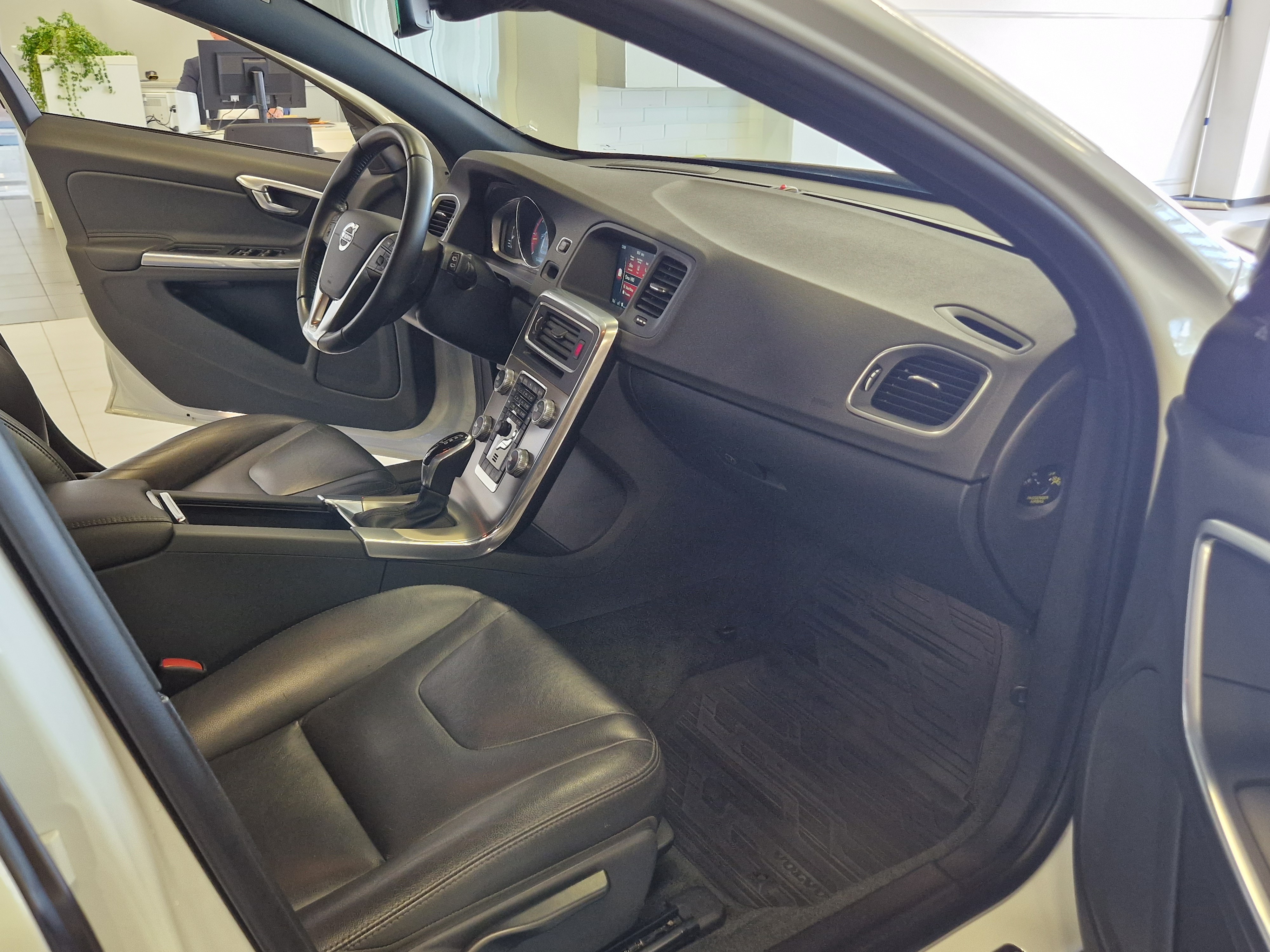 VOLVO V60 Cross Country 2016