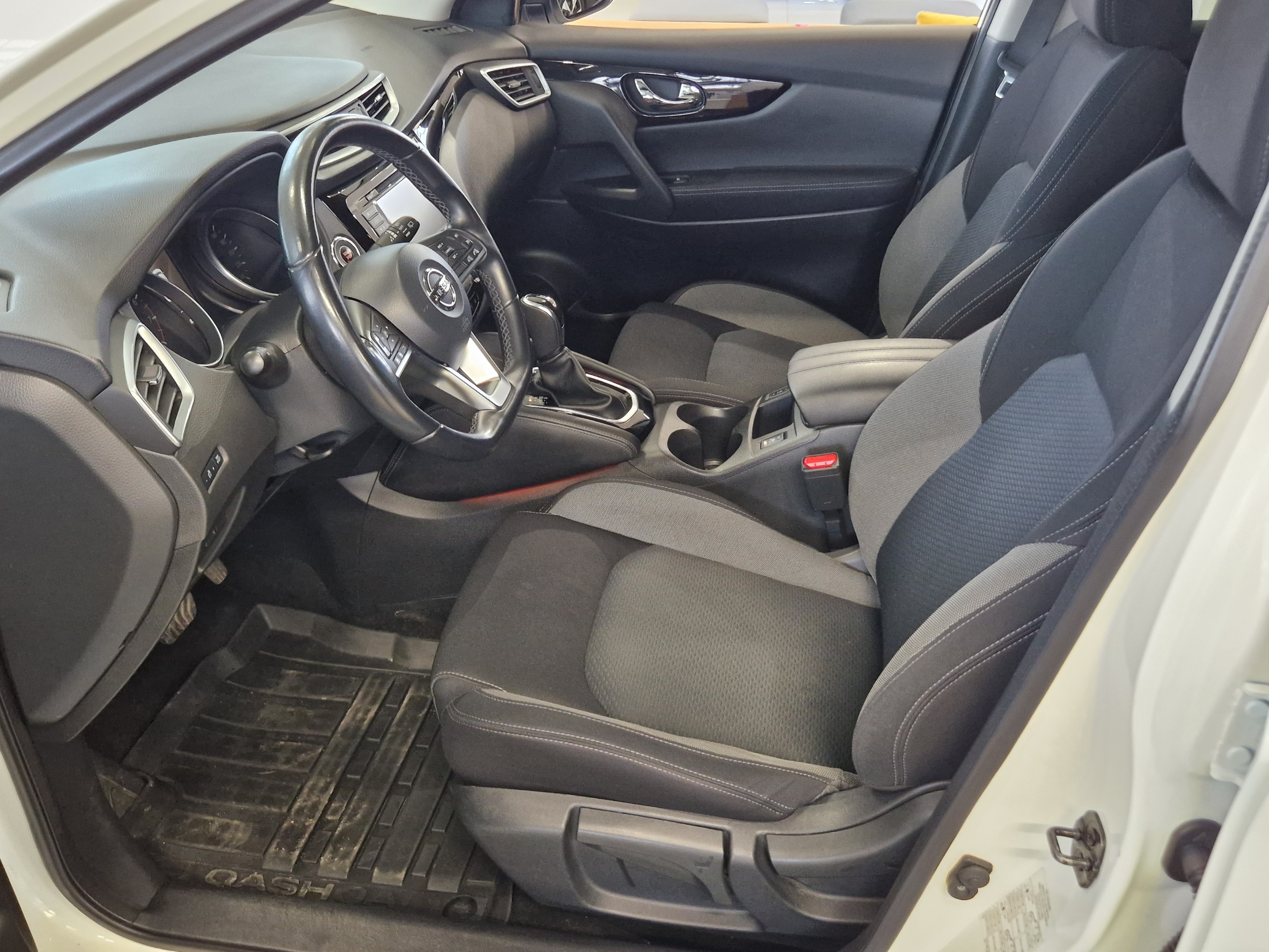 NISSAN Qashqai 2020