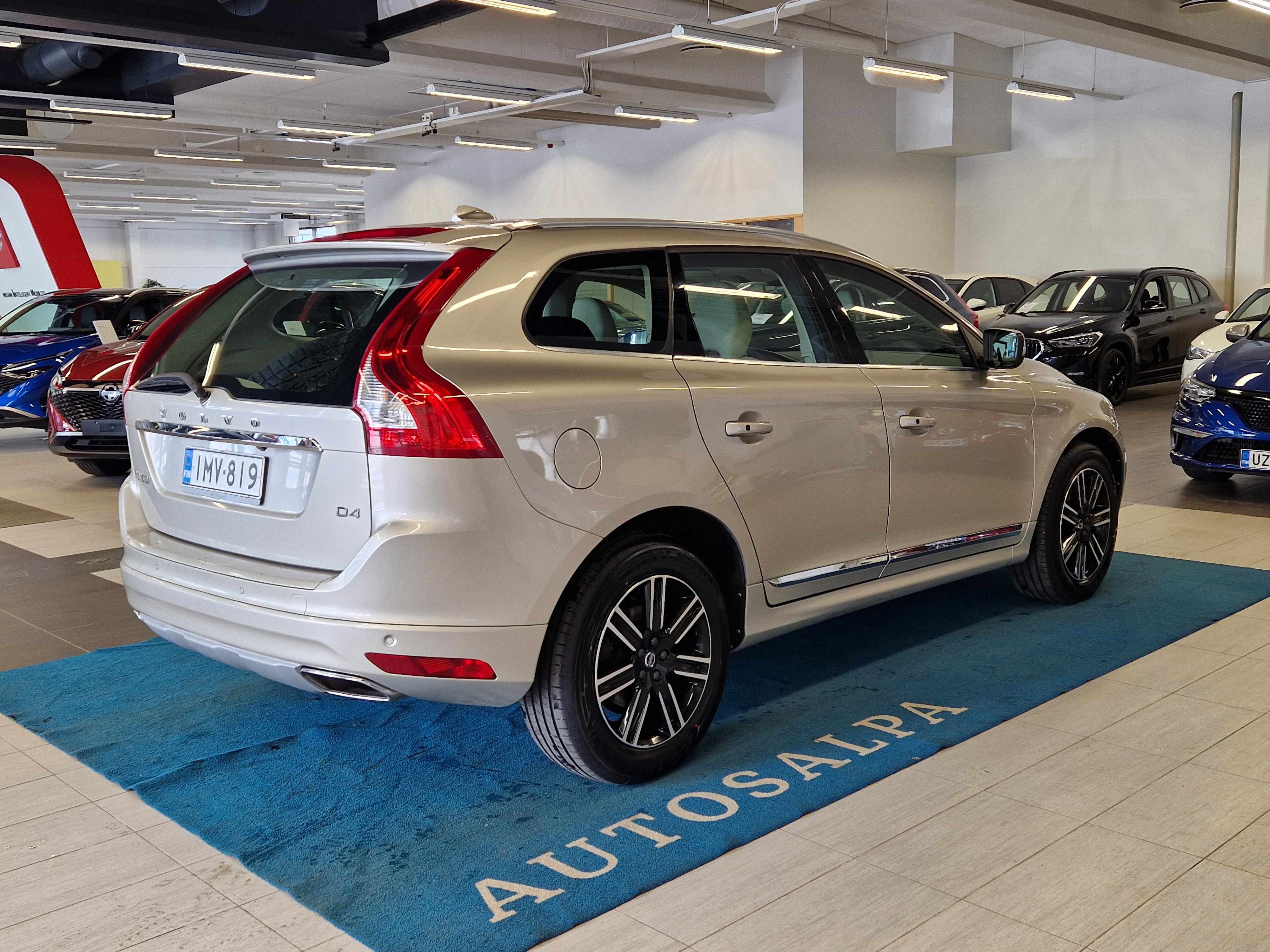 VOLVO XC60 2017
