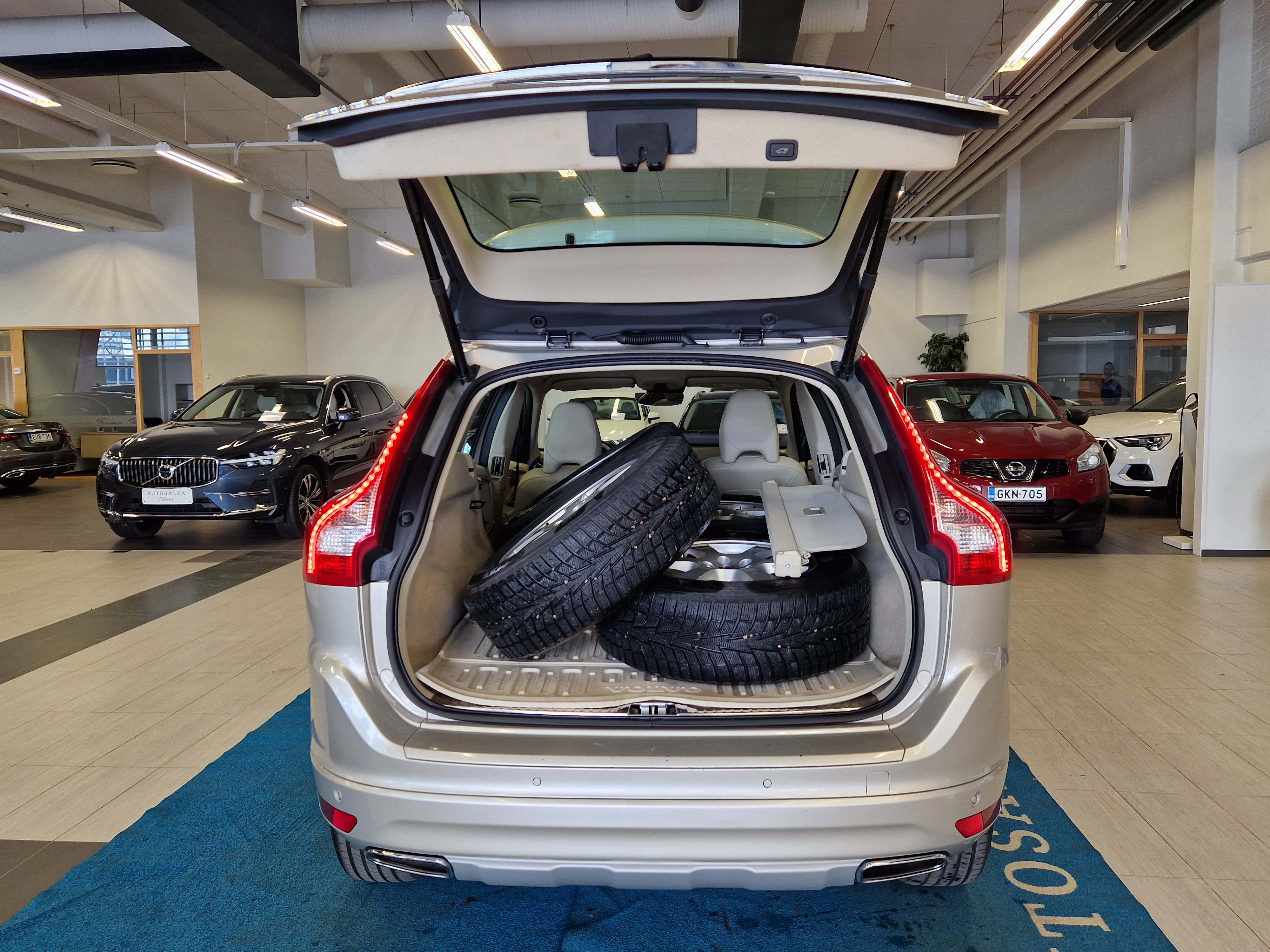 VOLVO XC60 2017