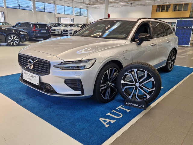 VOLVO V60 2022