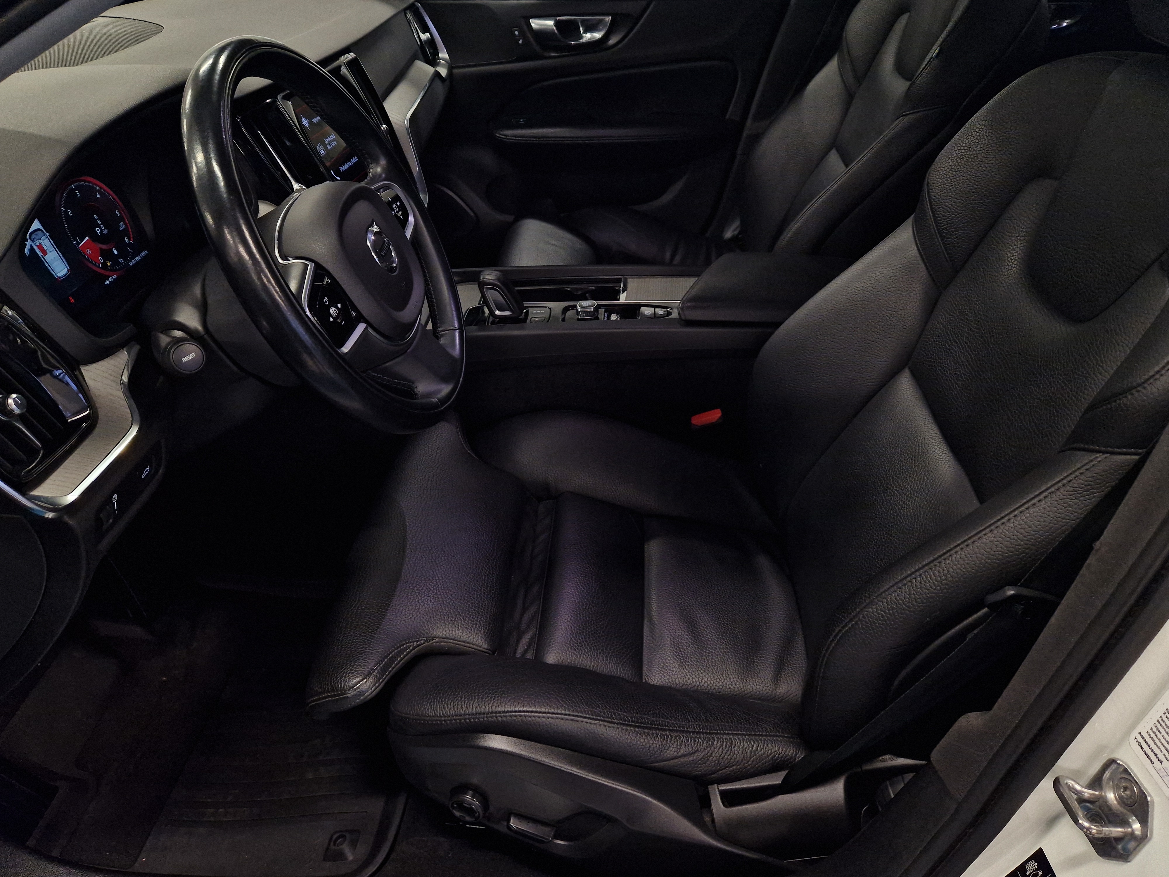 VOLVO V60 Cross Country 2021