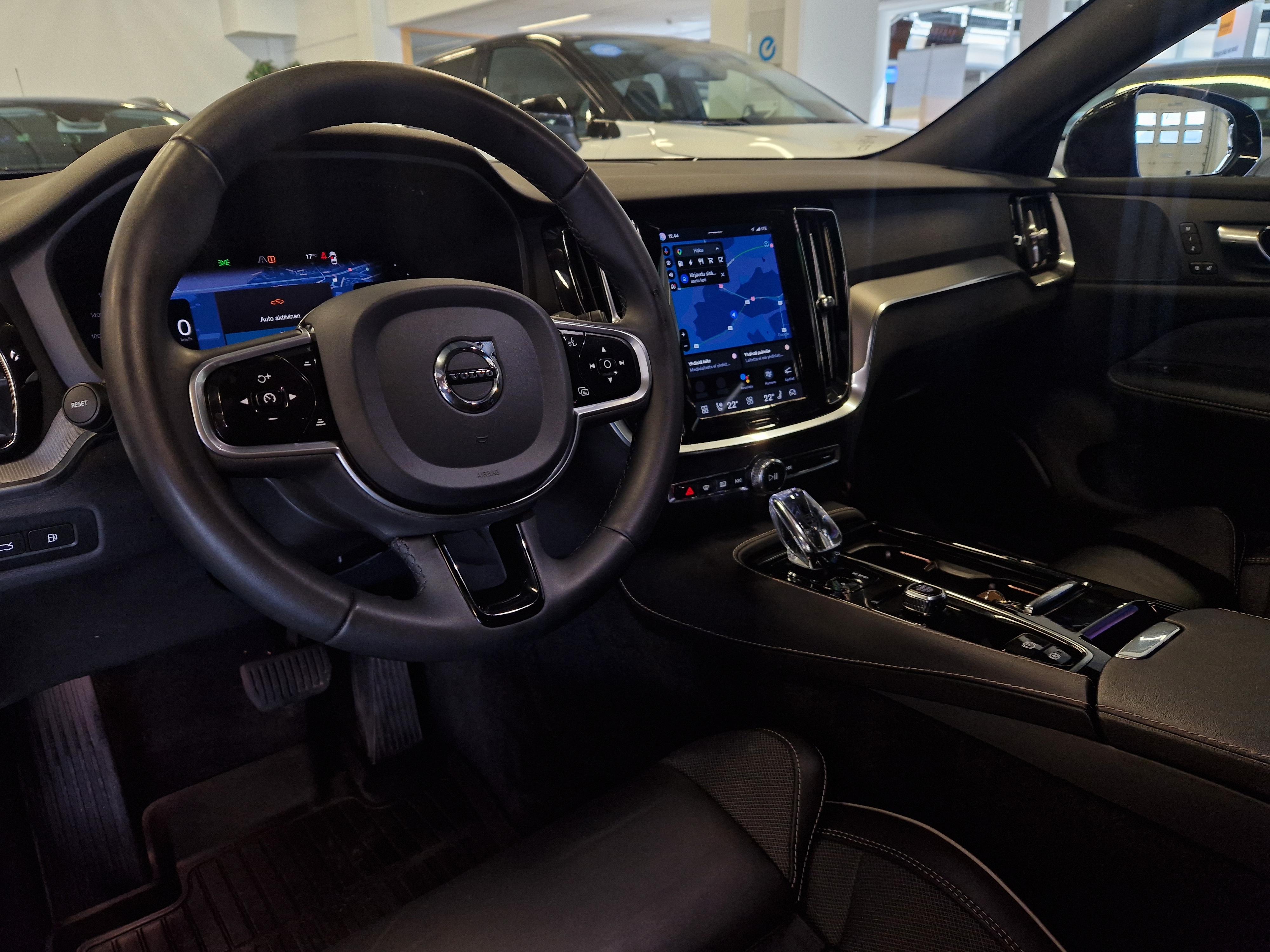 VOLVO V60 2023