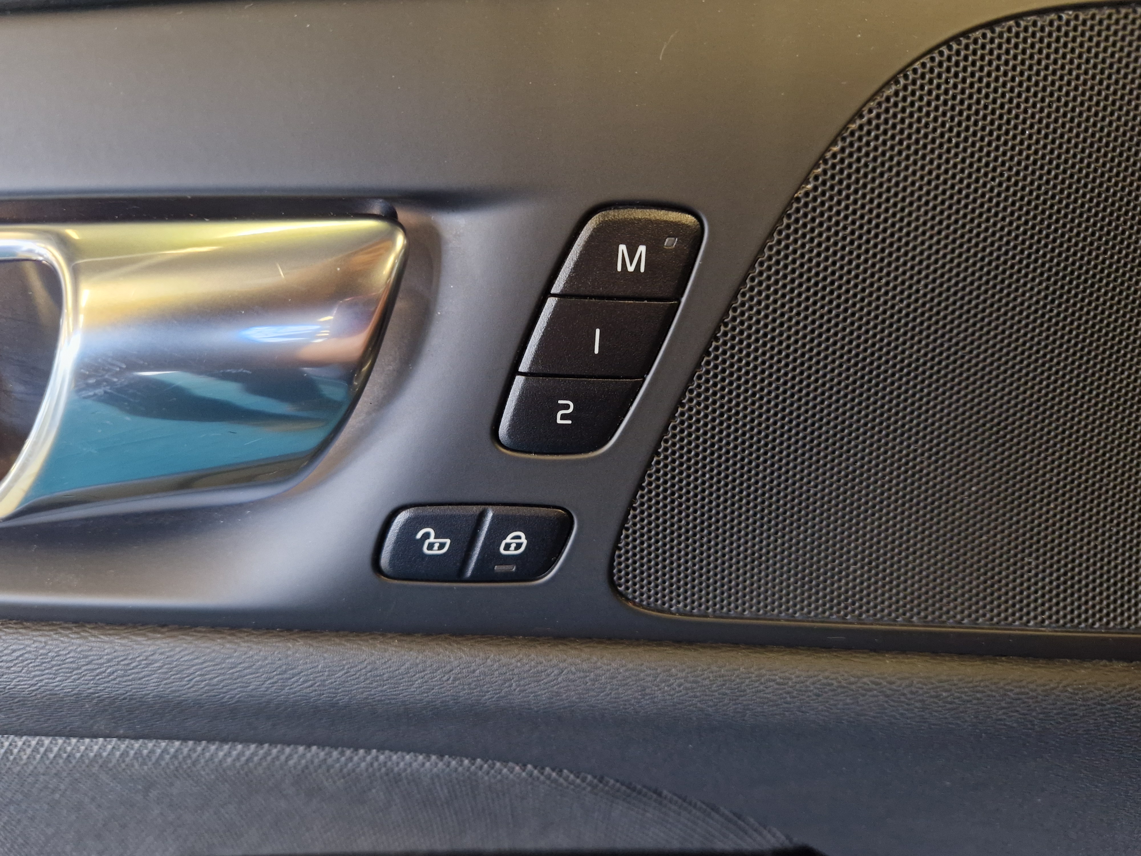 VOLVO V60 2023