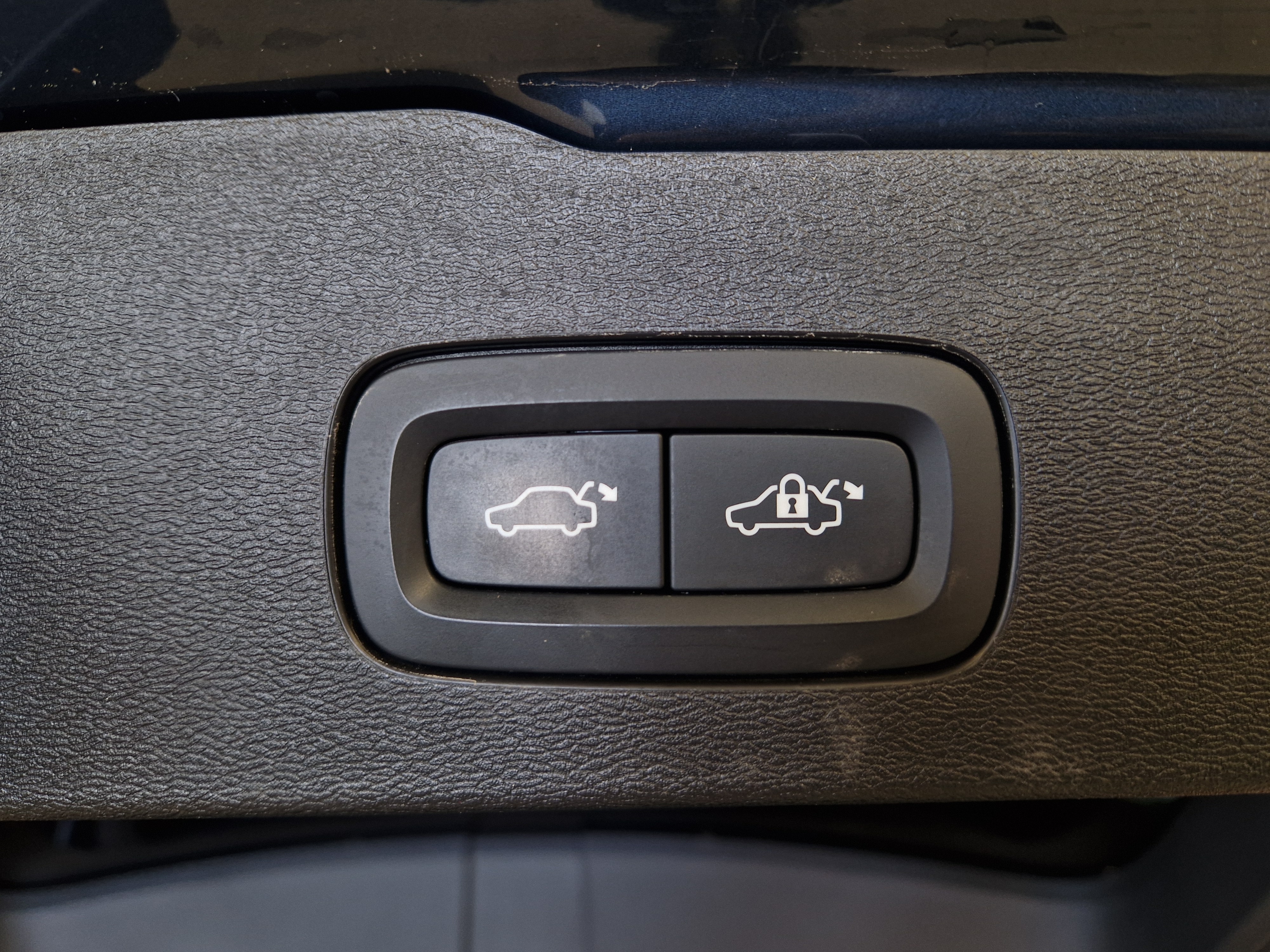 VOLVO V60 2023
