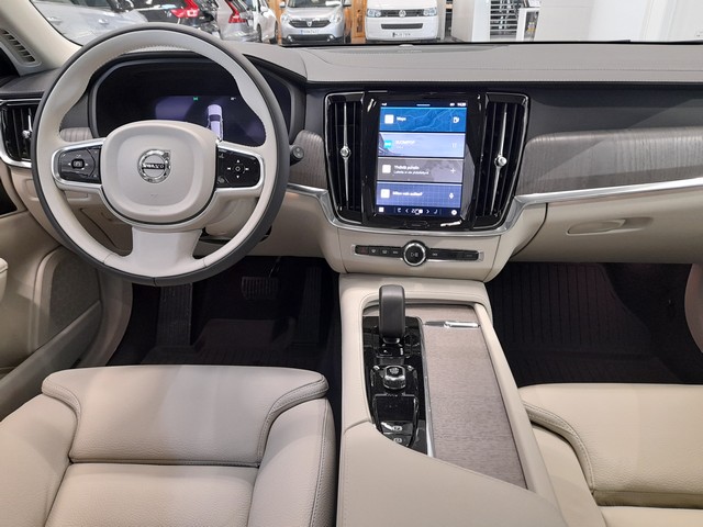 VOLVO V90 Cross Country 2023