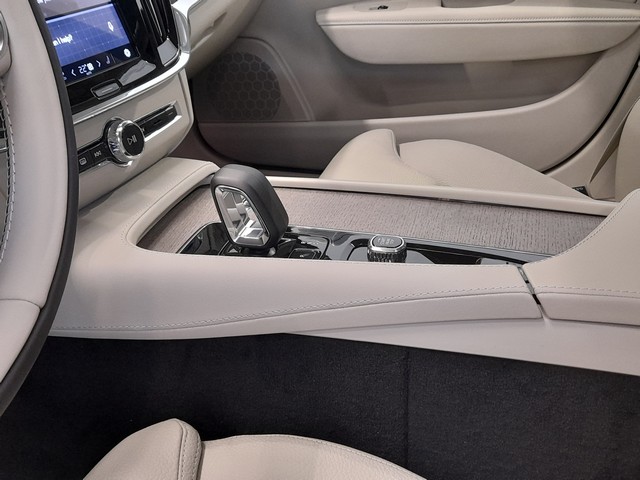 VOLVO V90 Cross Country 2023