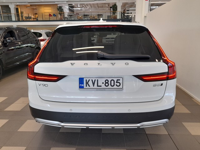 VOLVO V90 Cross Country 2023