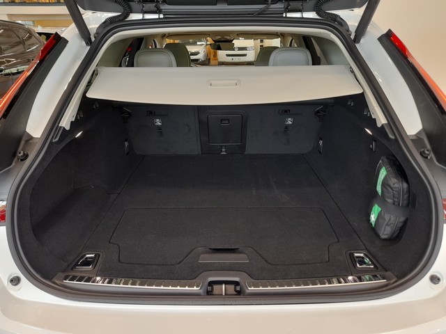 VOLVO V90 Cross Country 2023