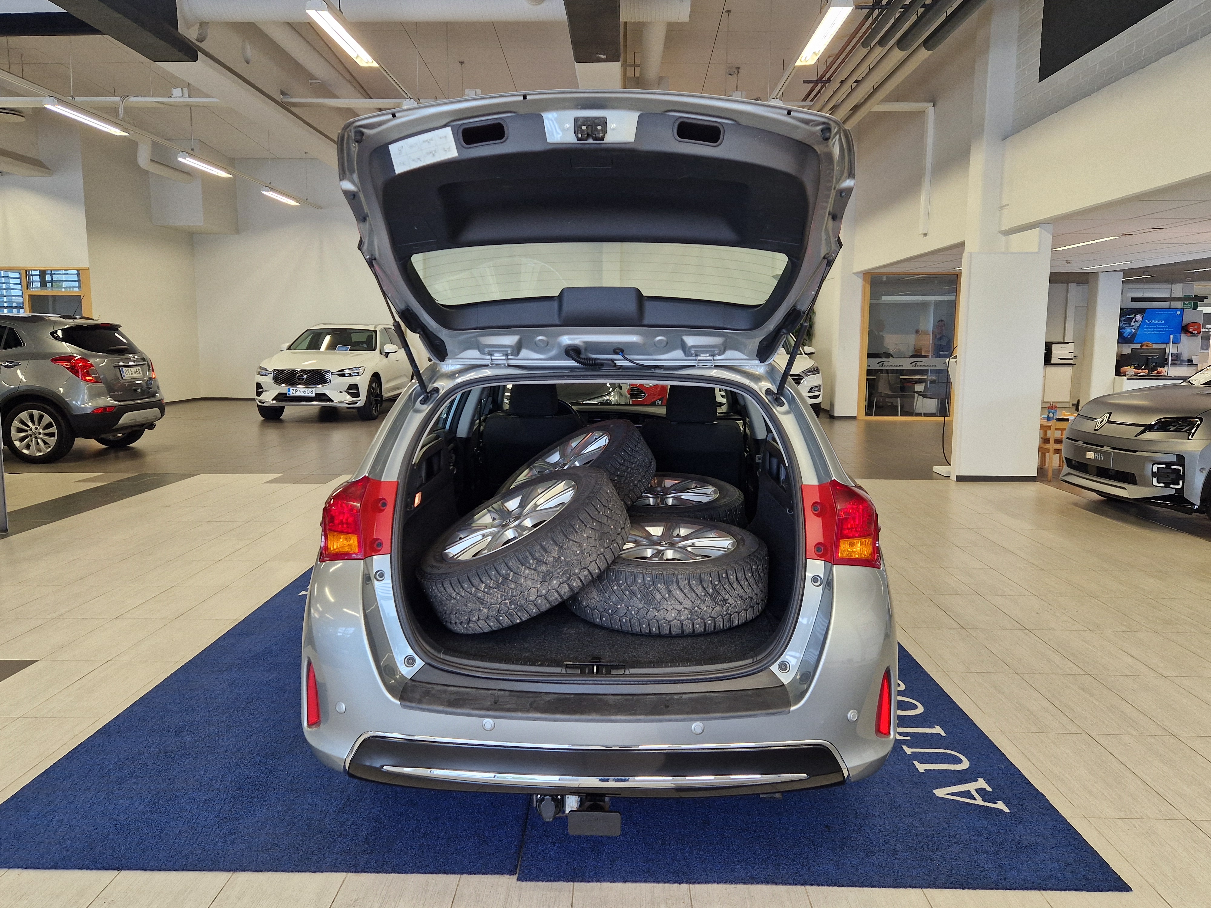 TOYOTA Auris 2013