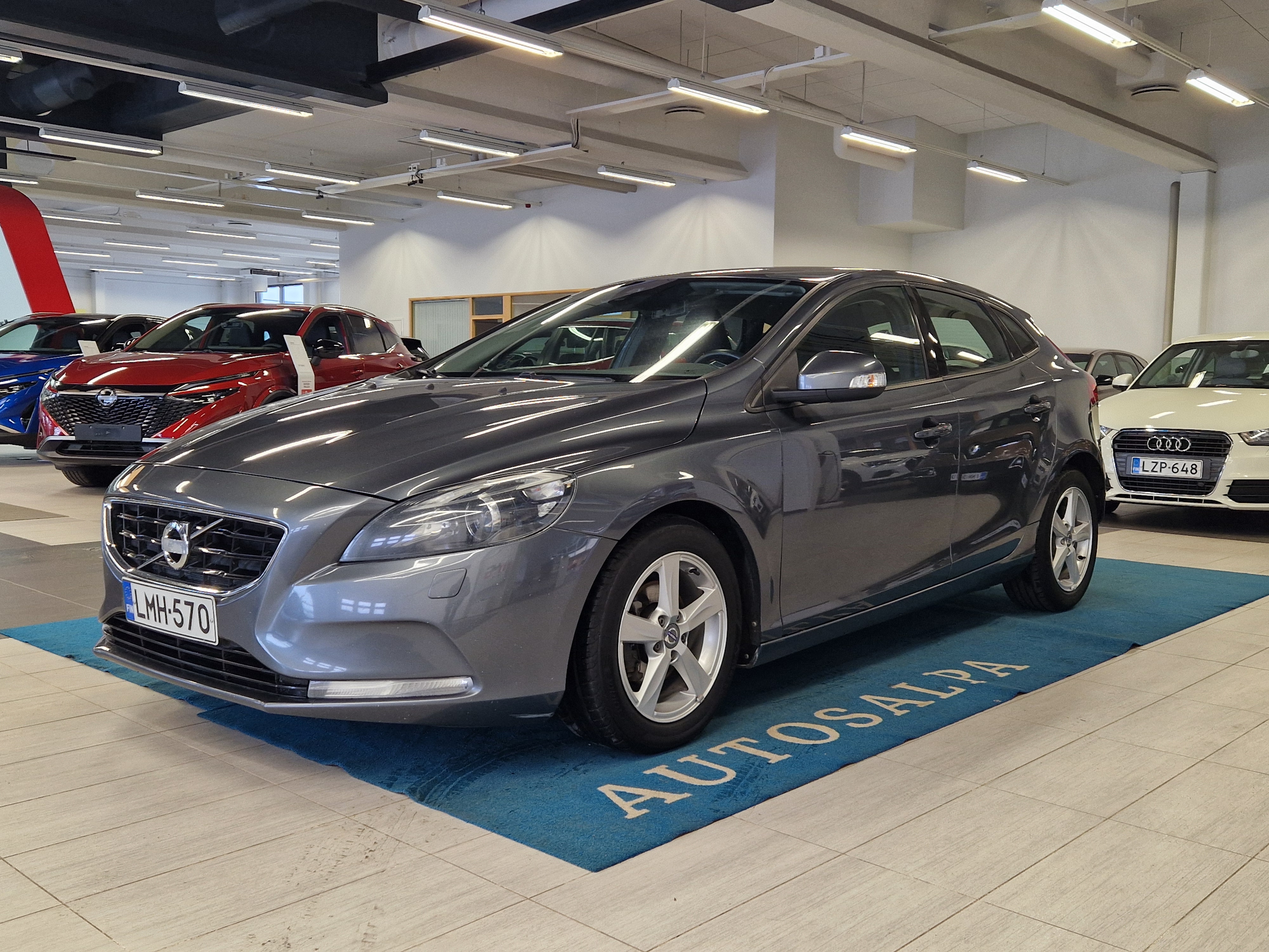VOLVO V40 2013