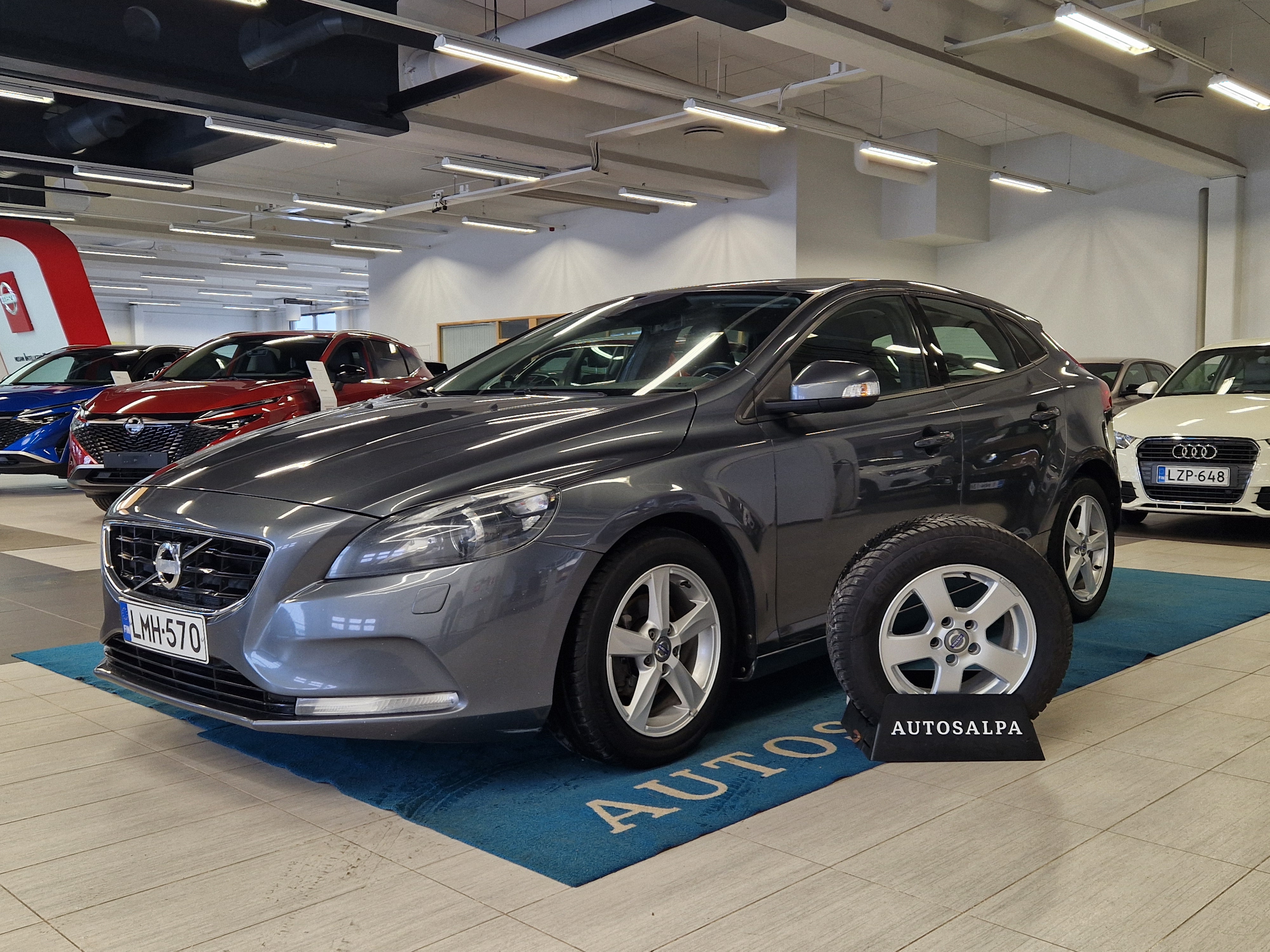 VOLVO V40 2013