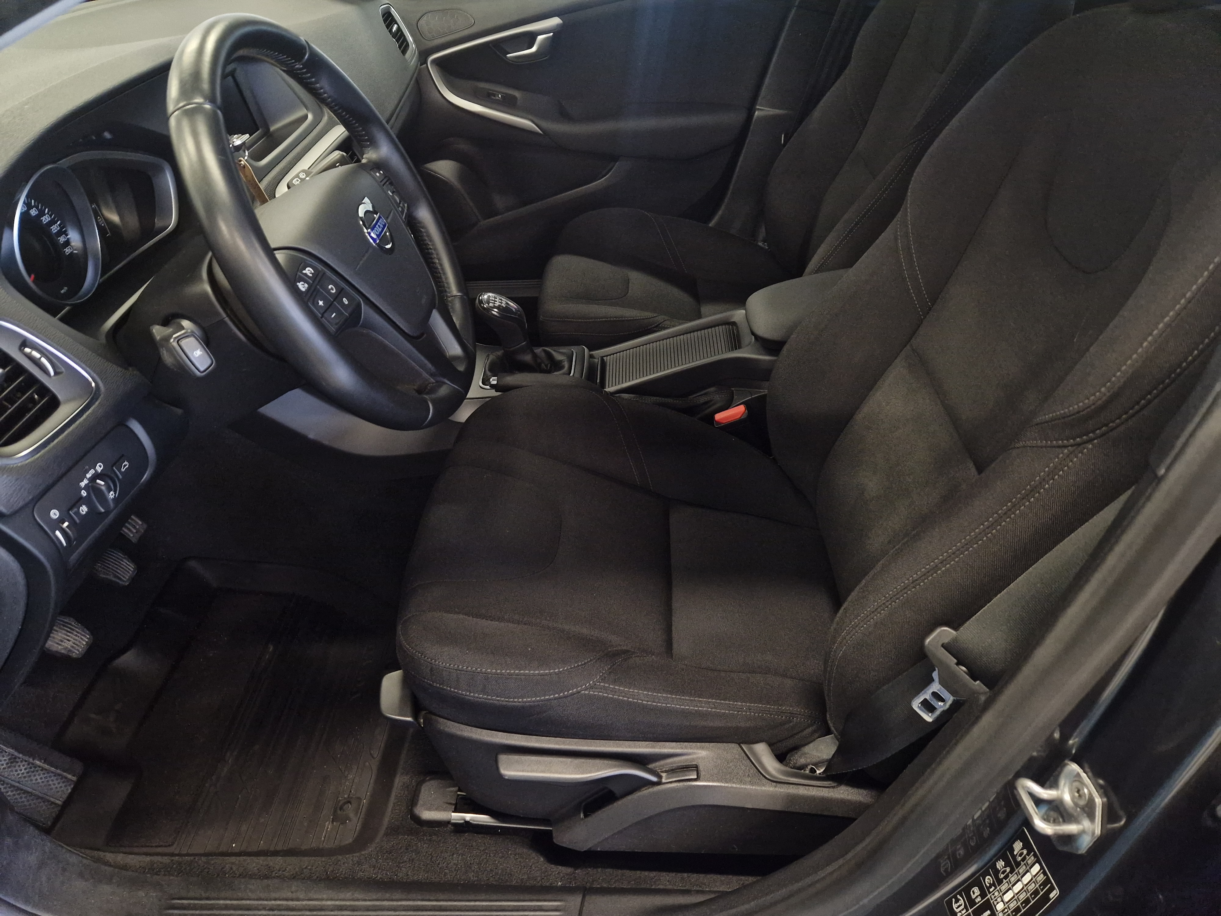 VOLVO V40 2013