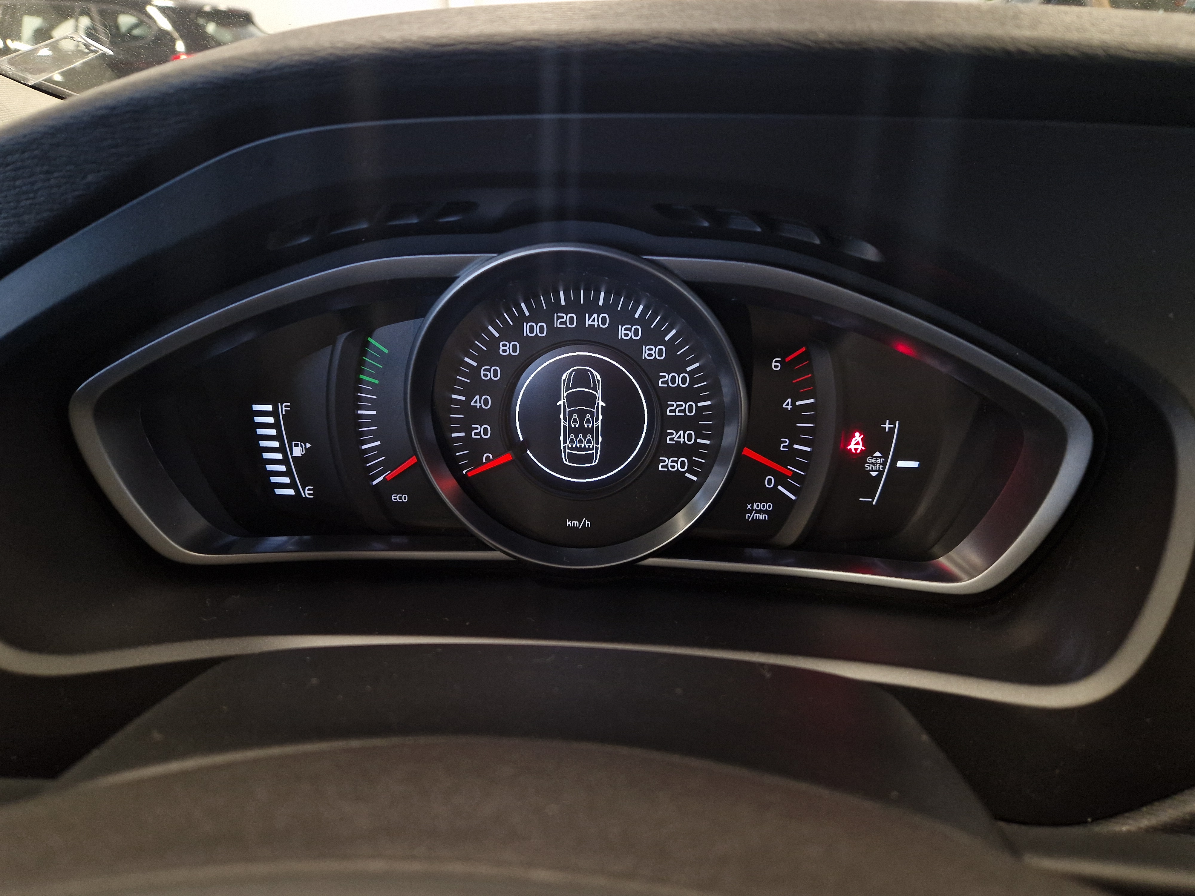 VOLVO V40 2013