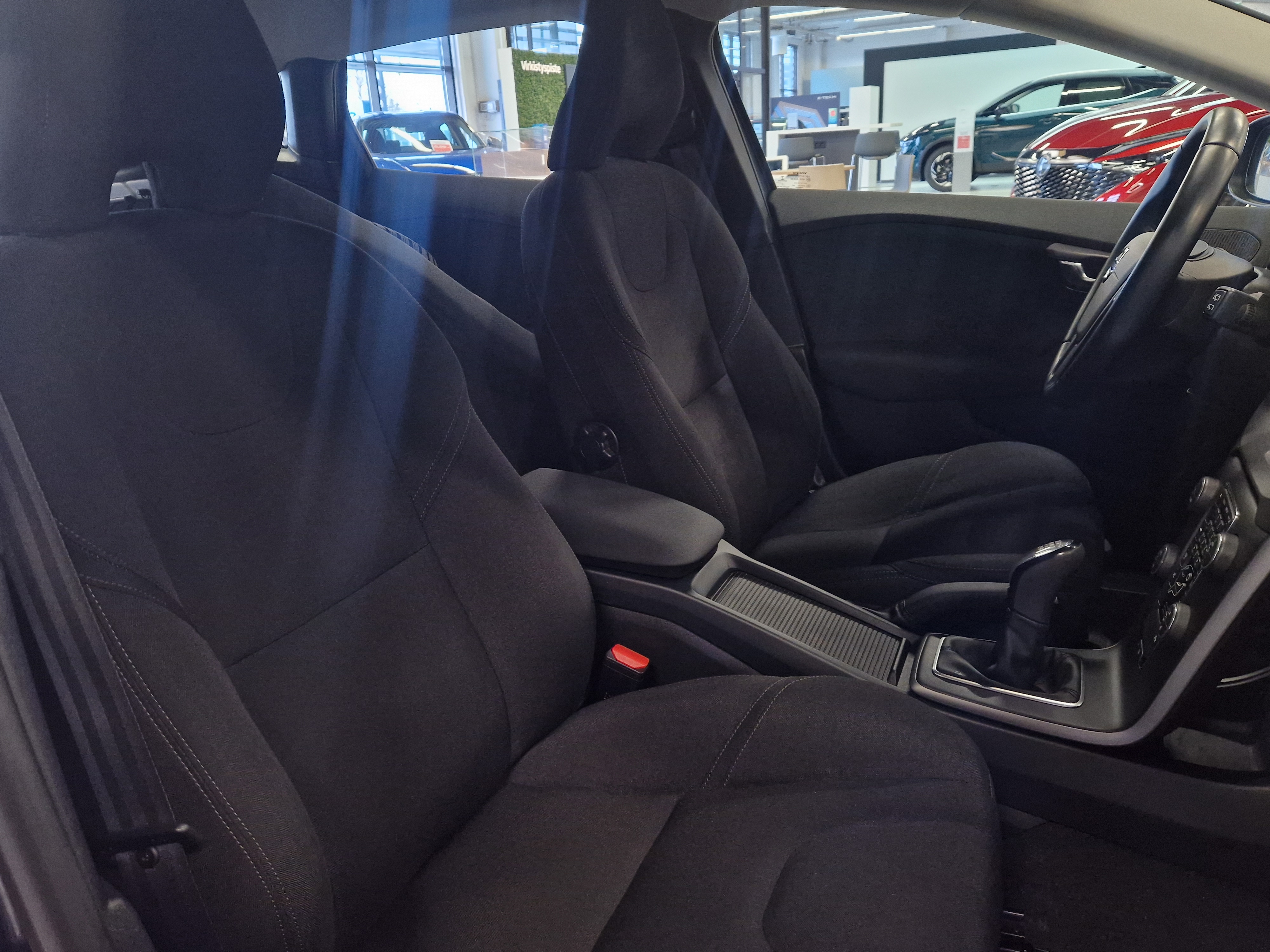 VOLVO V40 2013