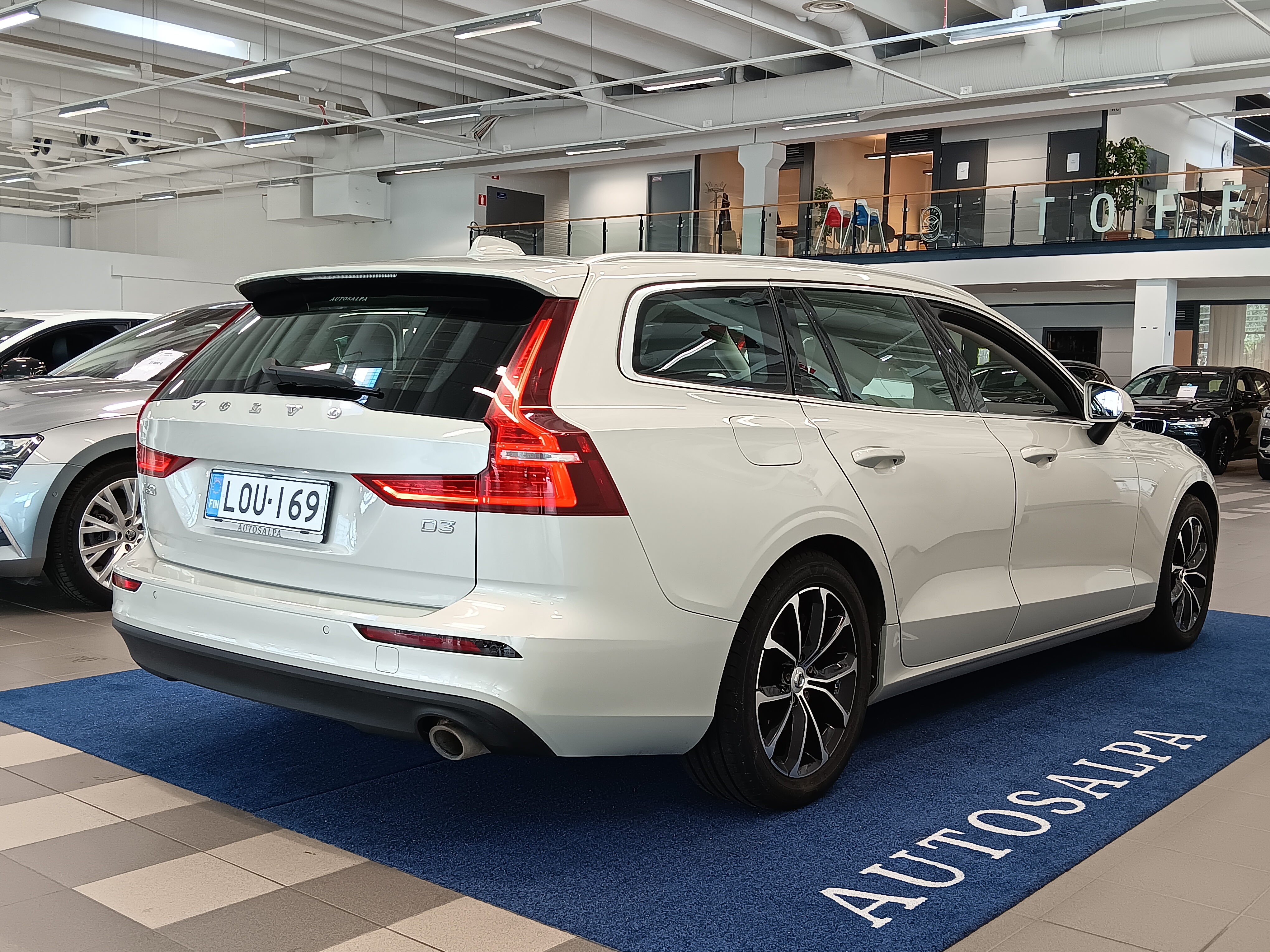 VOLVO V60 2019