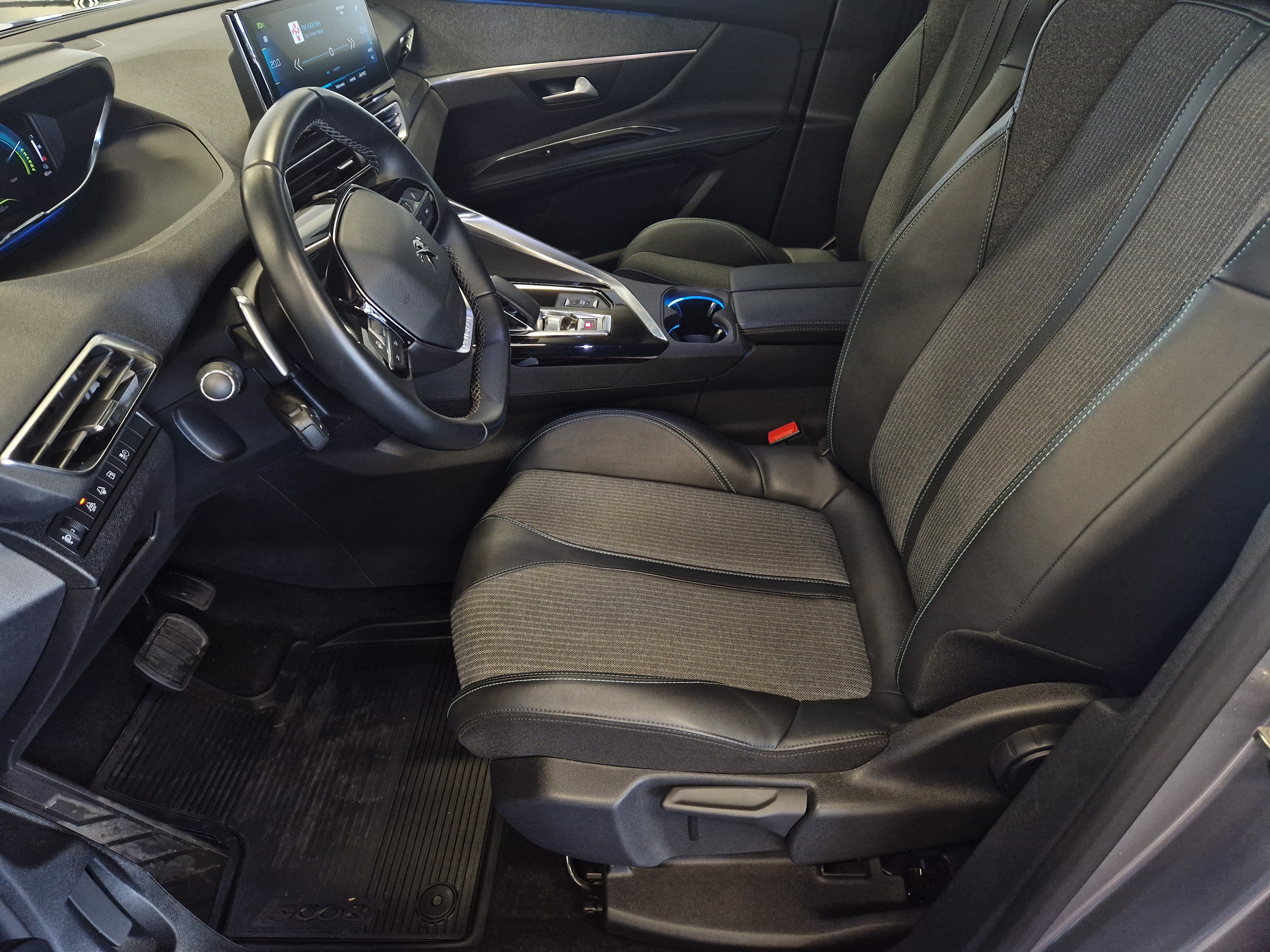 PEUGEOT 3008 2021