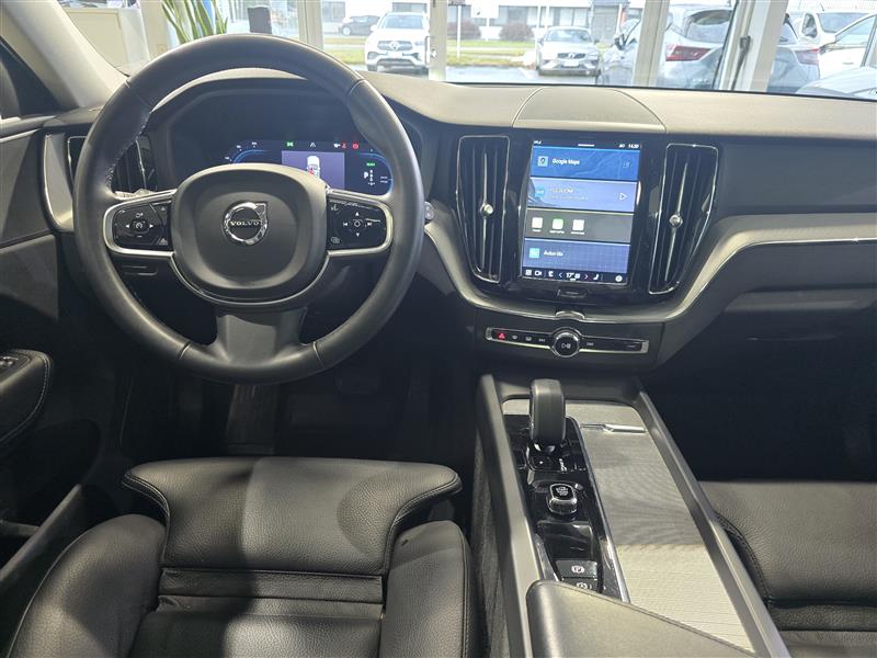 VOLVO XC60 2023