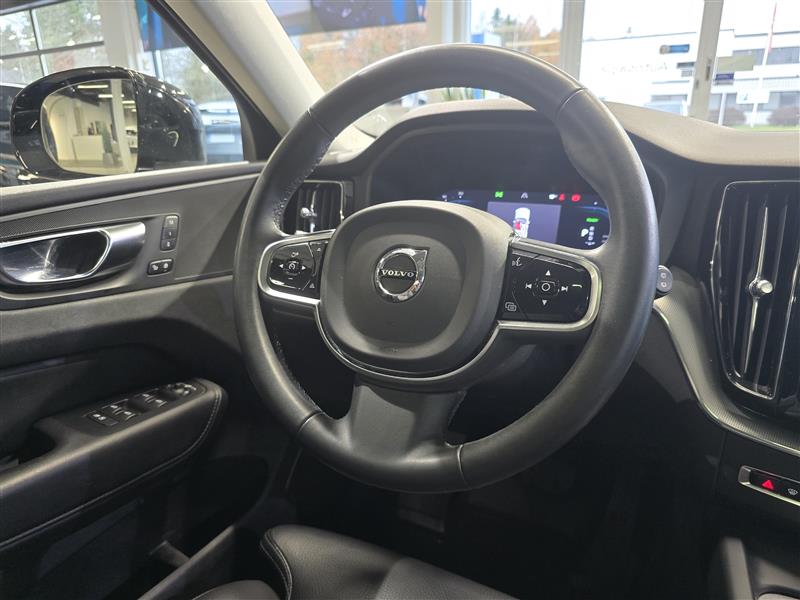 VOLVO XC60 2023