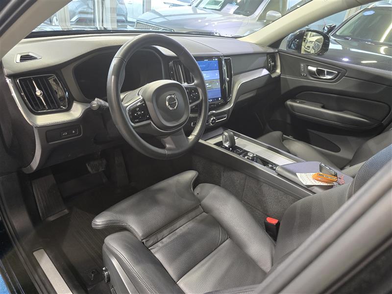 VOLVO XC60 2023