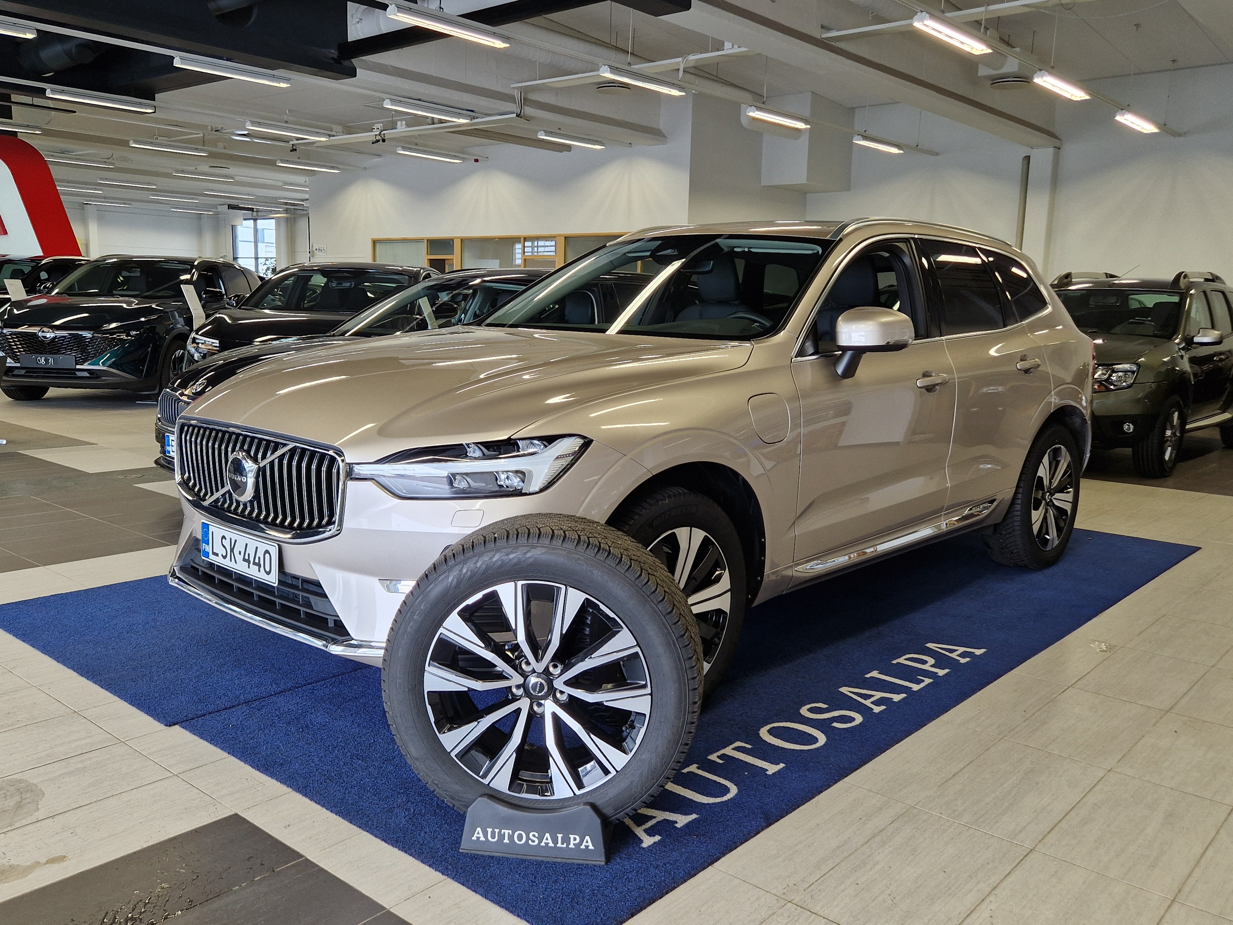 VOLVO XC60 2024