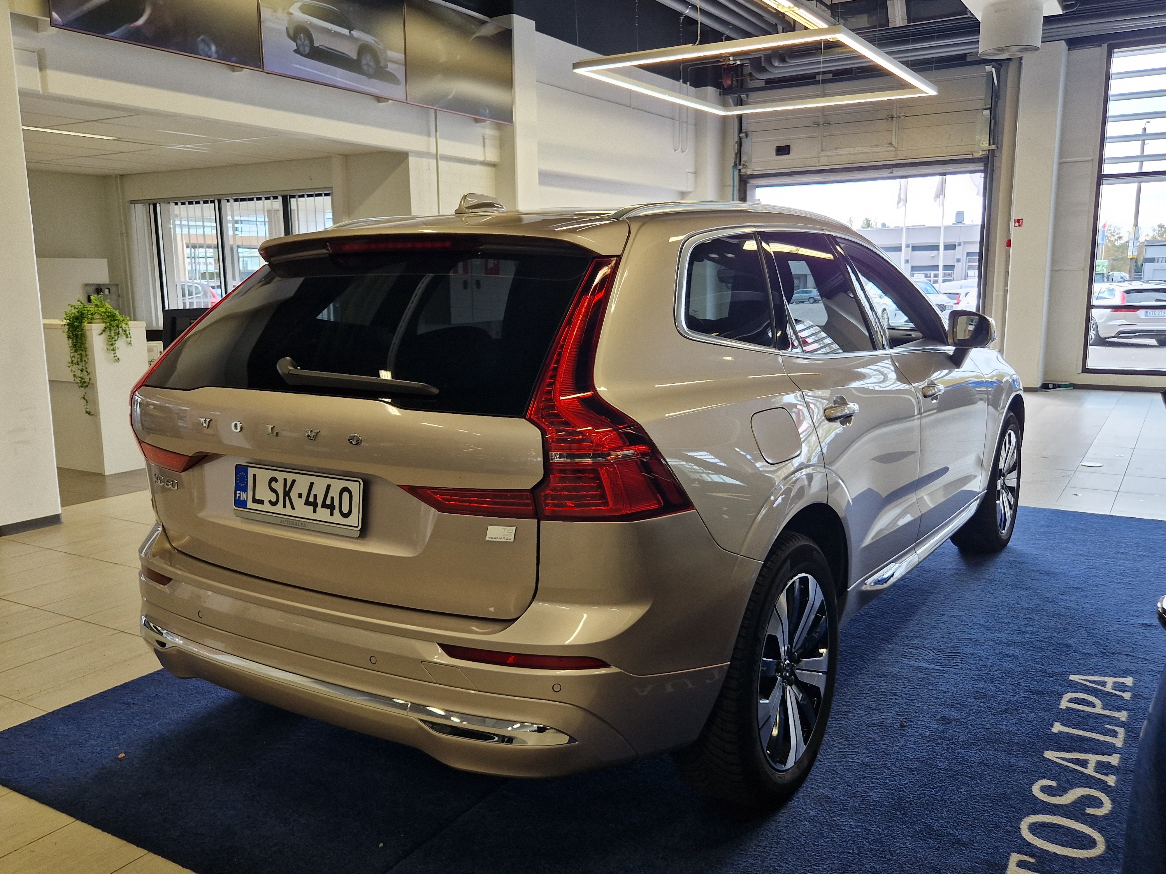 VOLVO XC60 2024