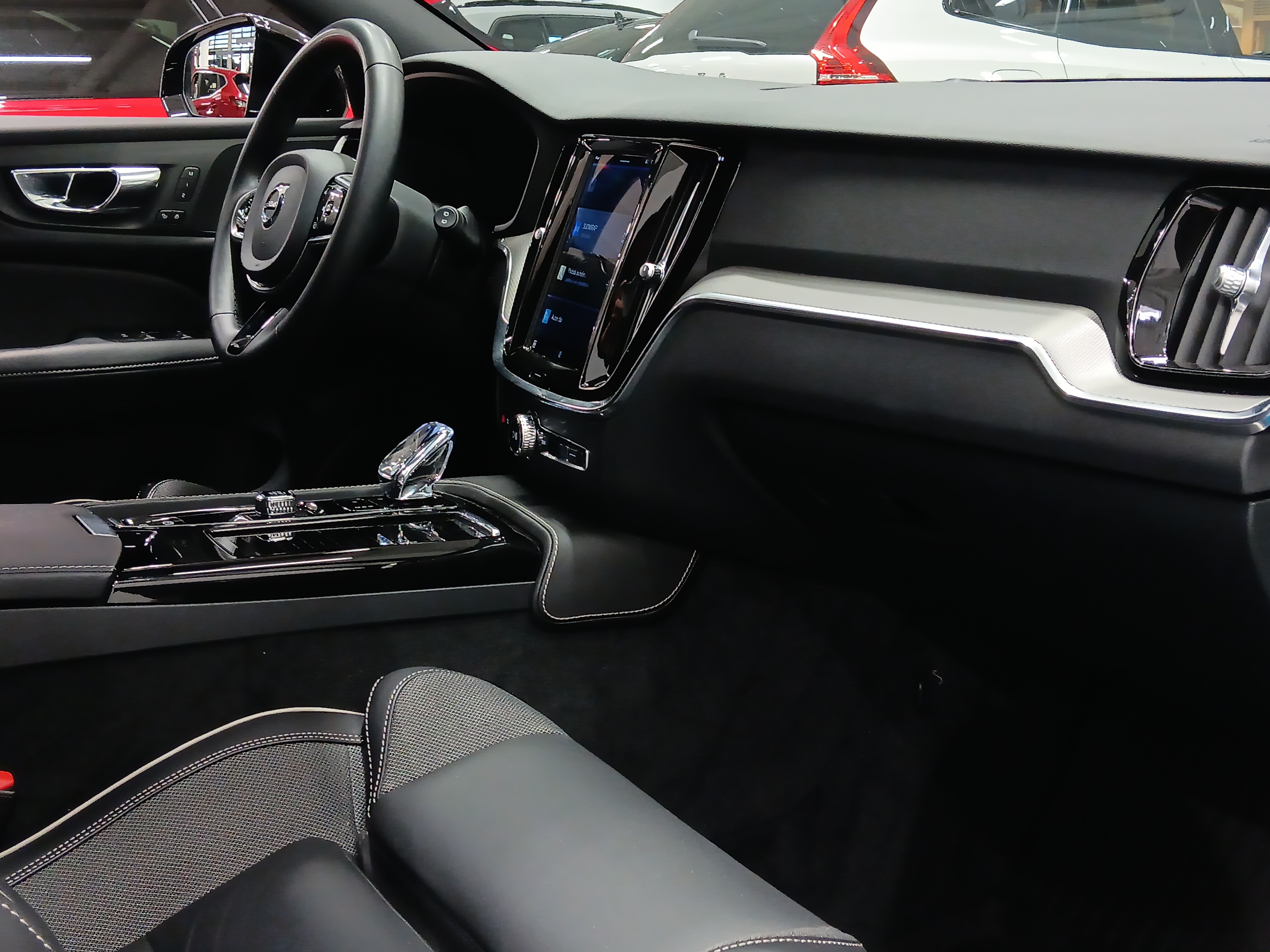 VOLVO V60 2023