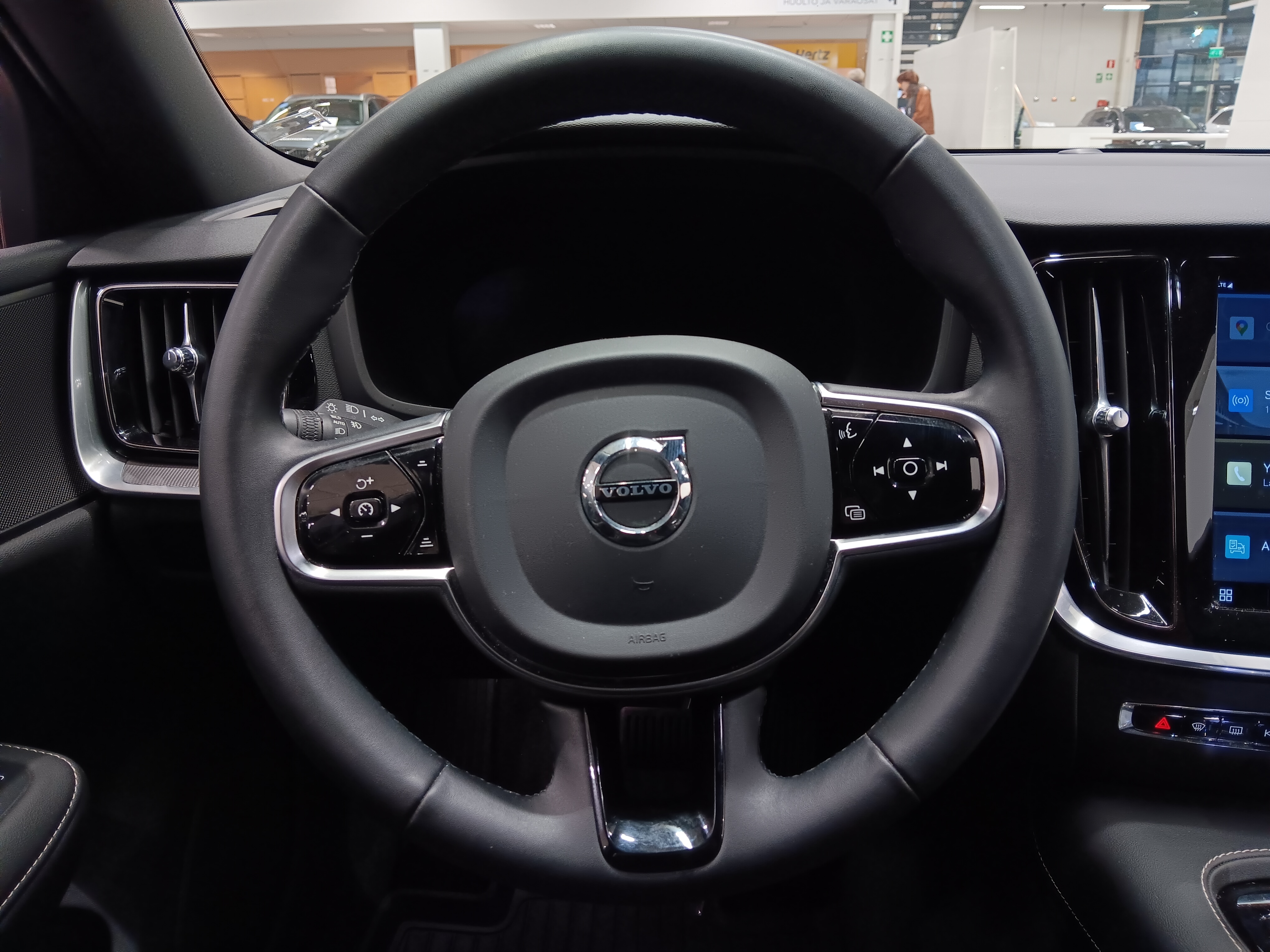 VOLVO V60 2023