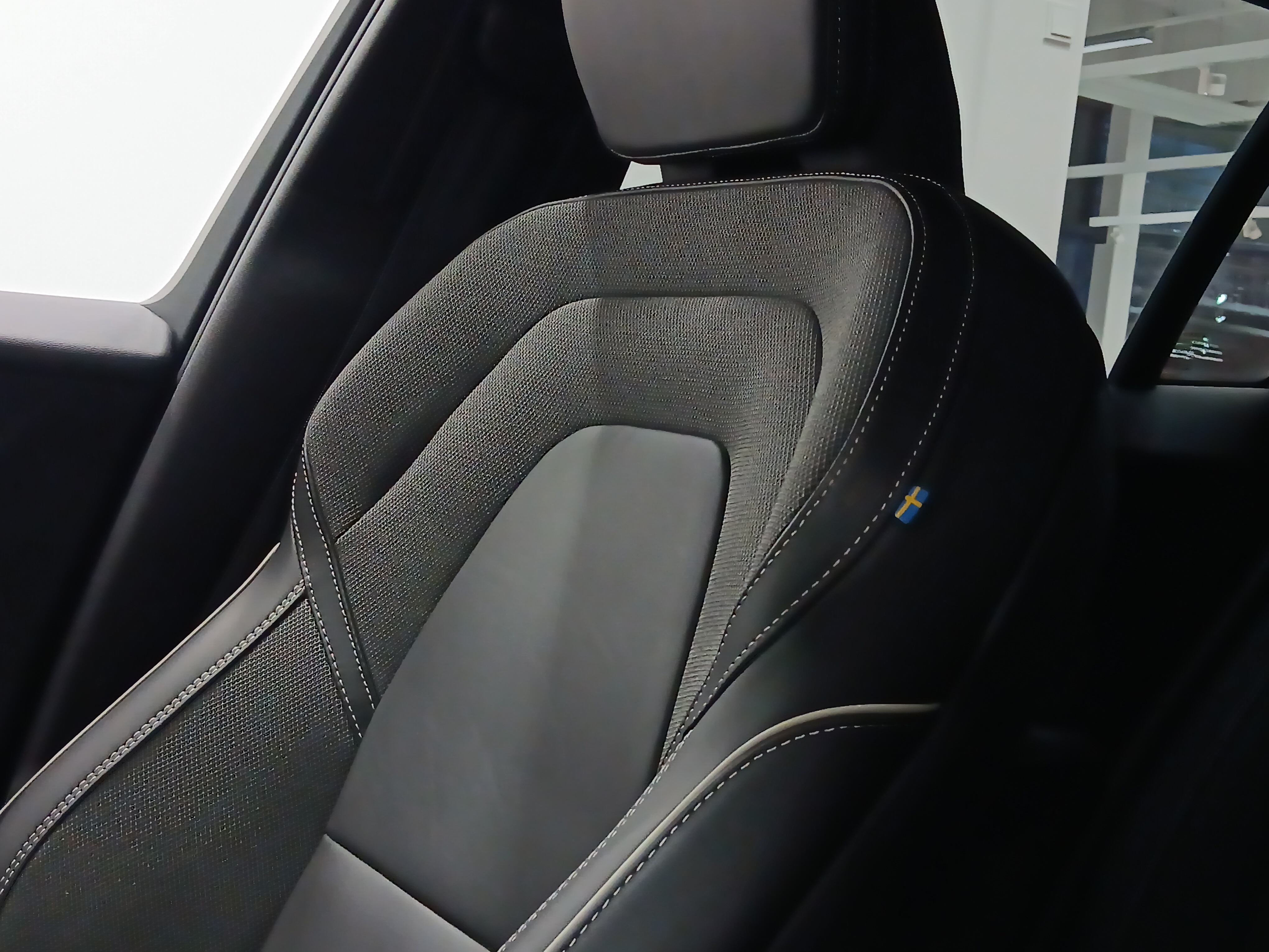VOLVO V60 2023