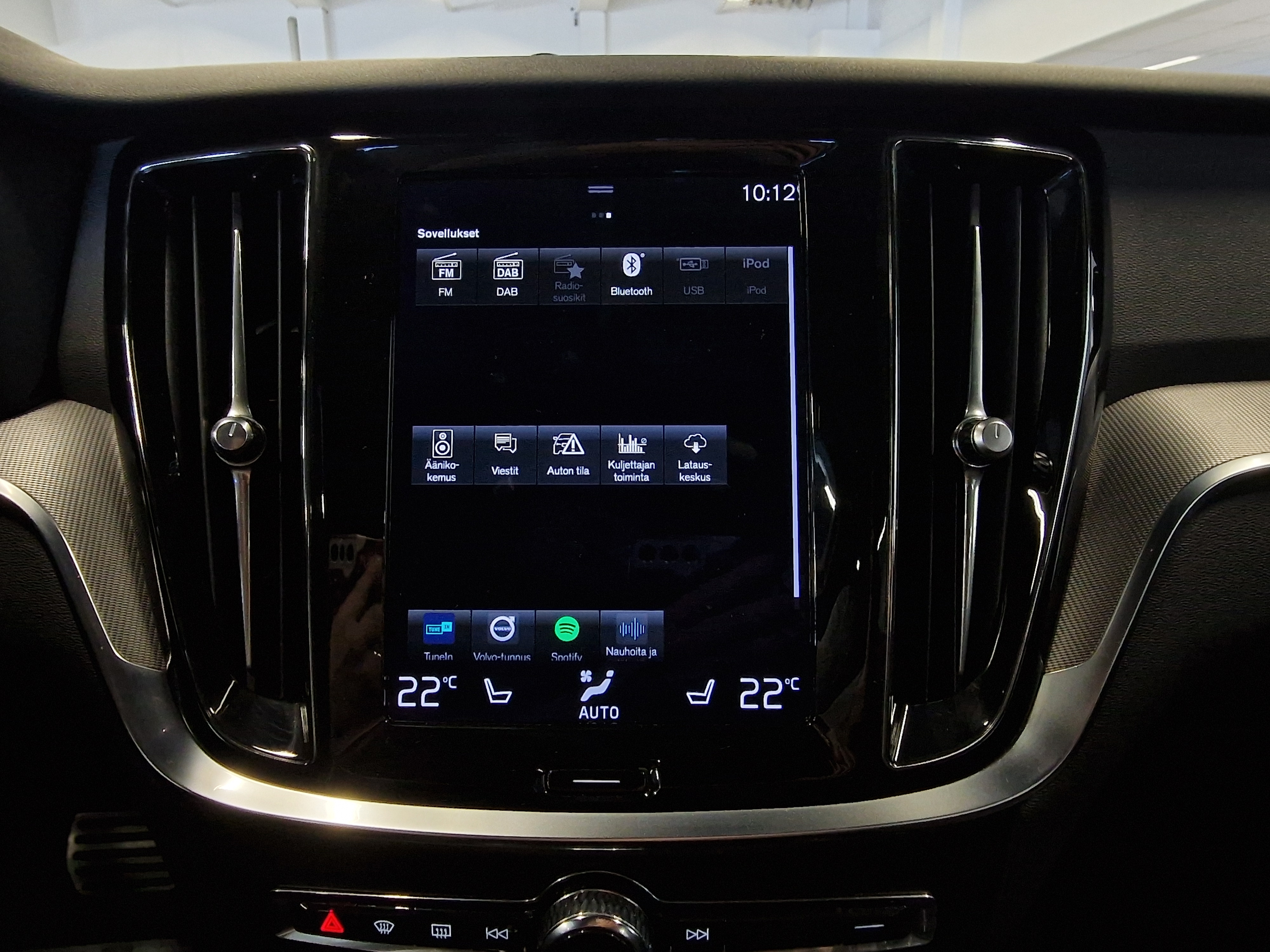 VOLVO V60 2022