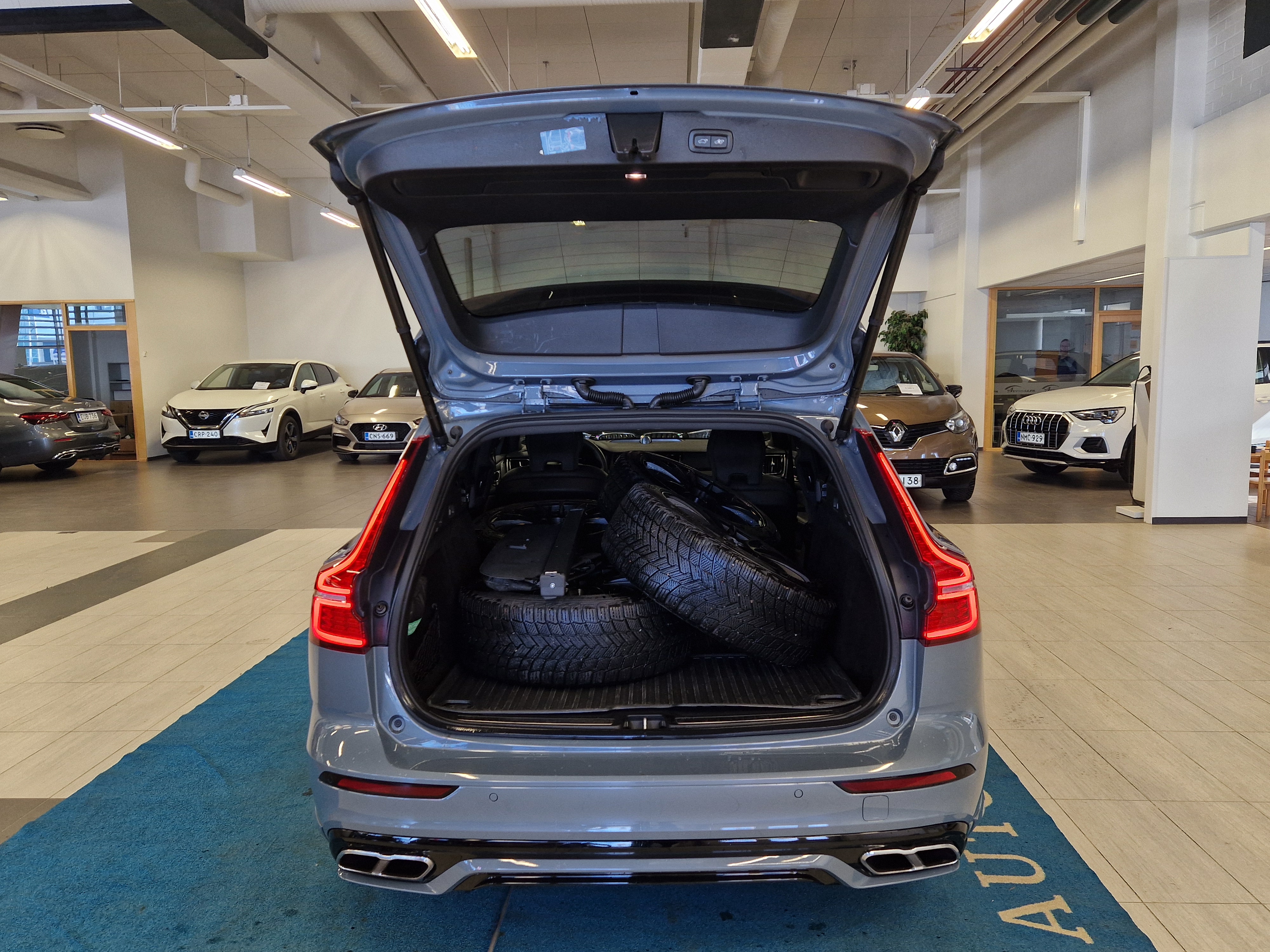 VOLVO V60 2022