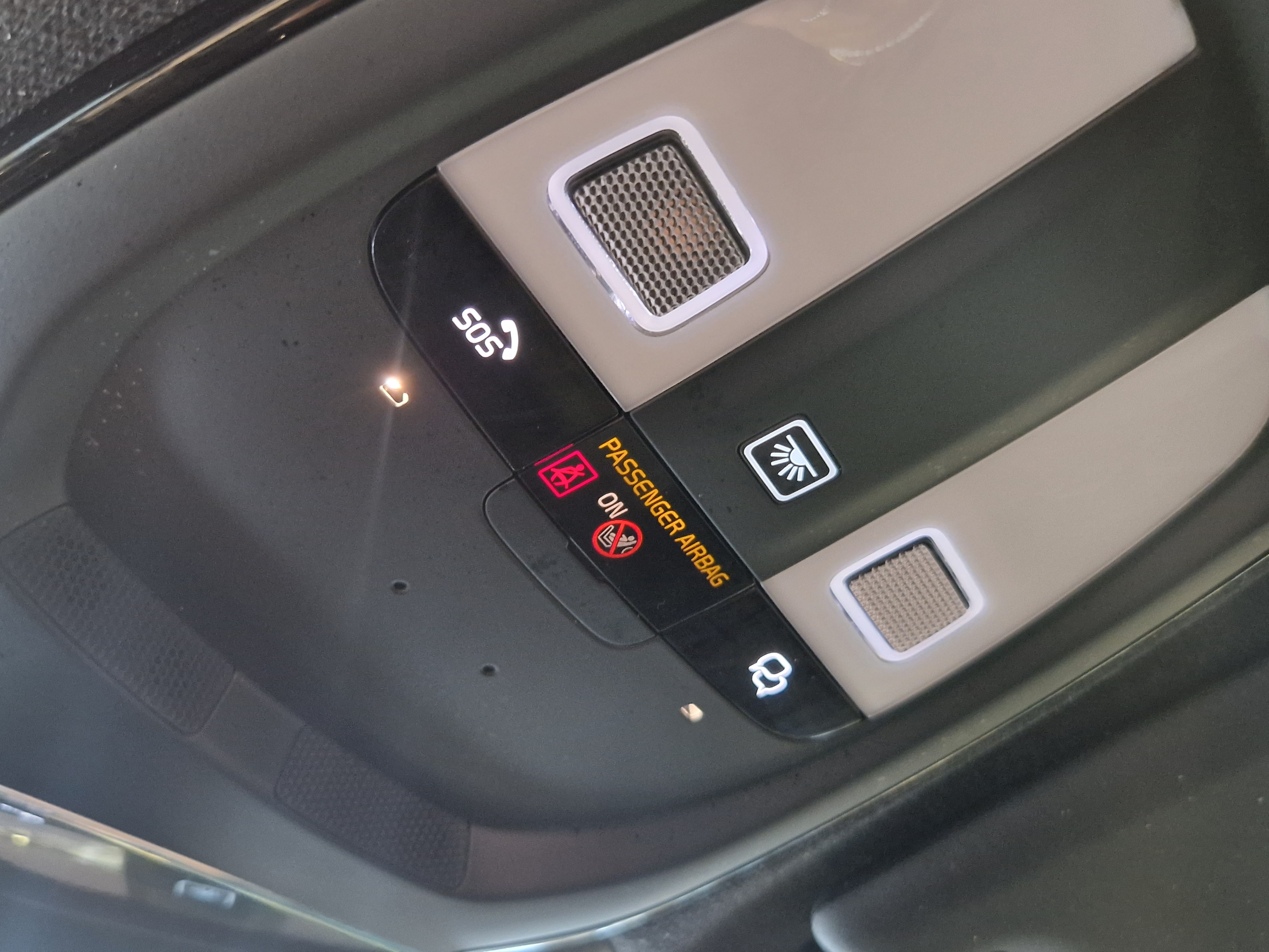 VOLVO XC40 2024