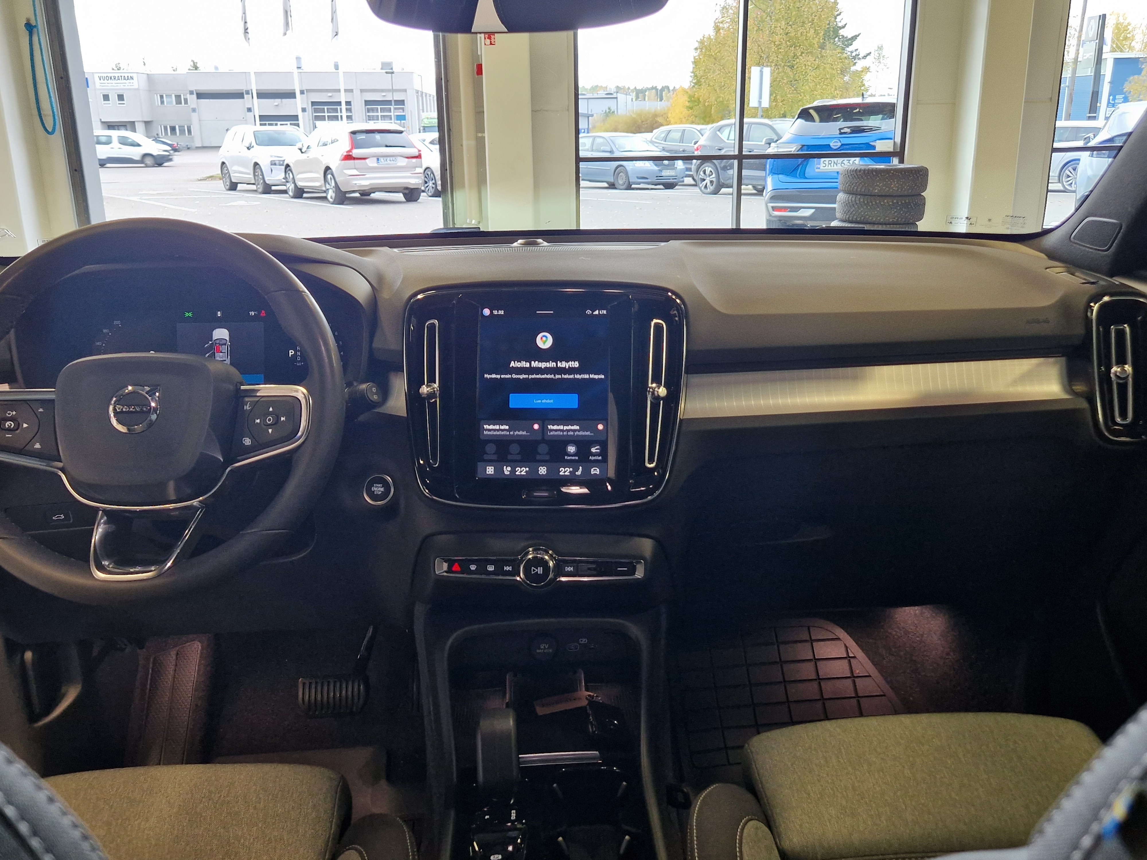 VOLVO XC40 2024