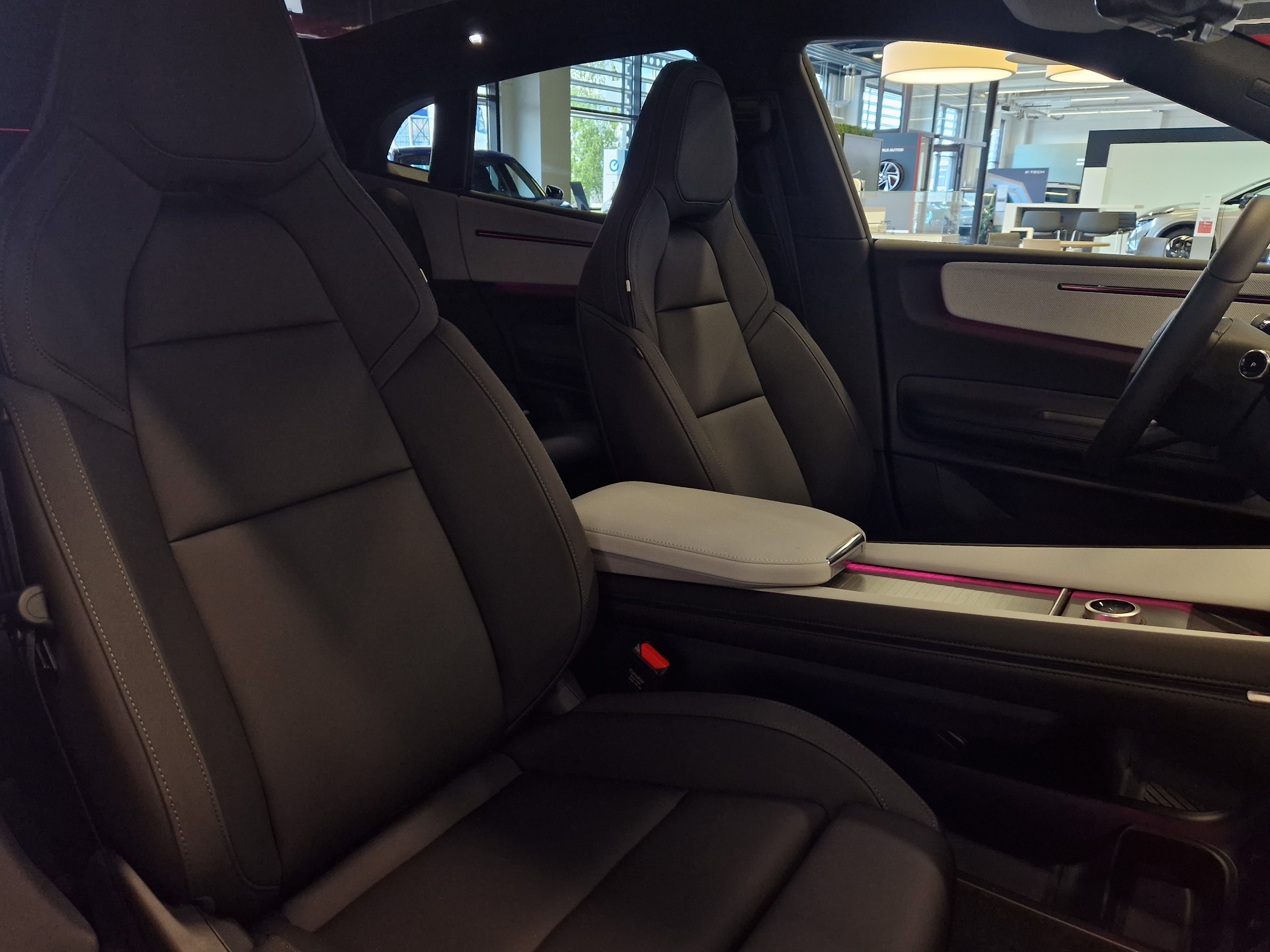 POLESTAR 4 2026