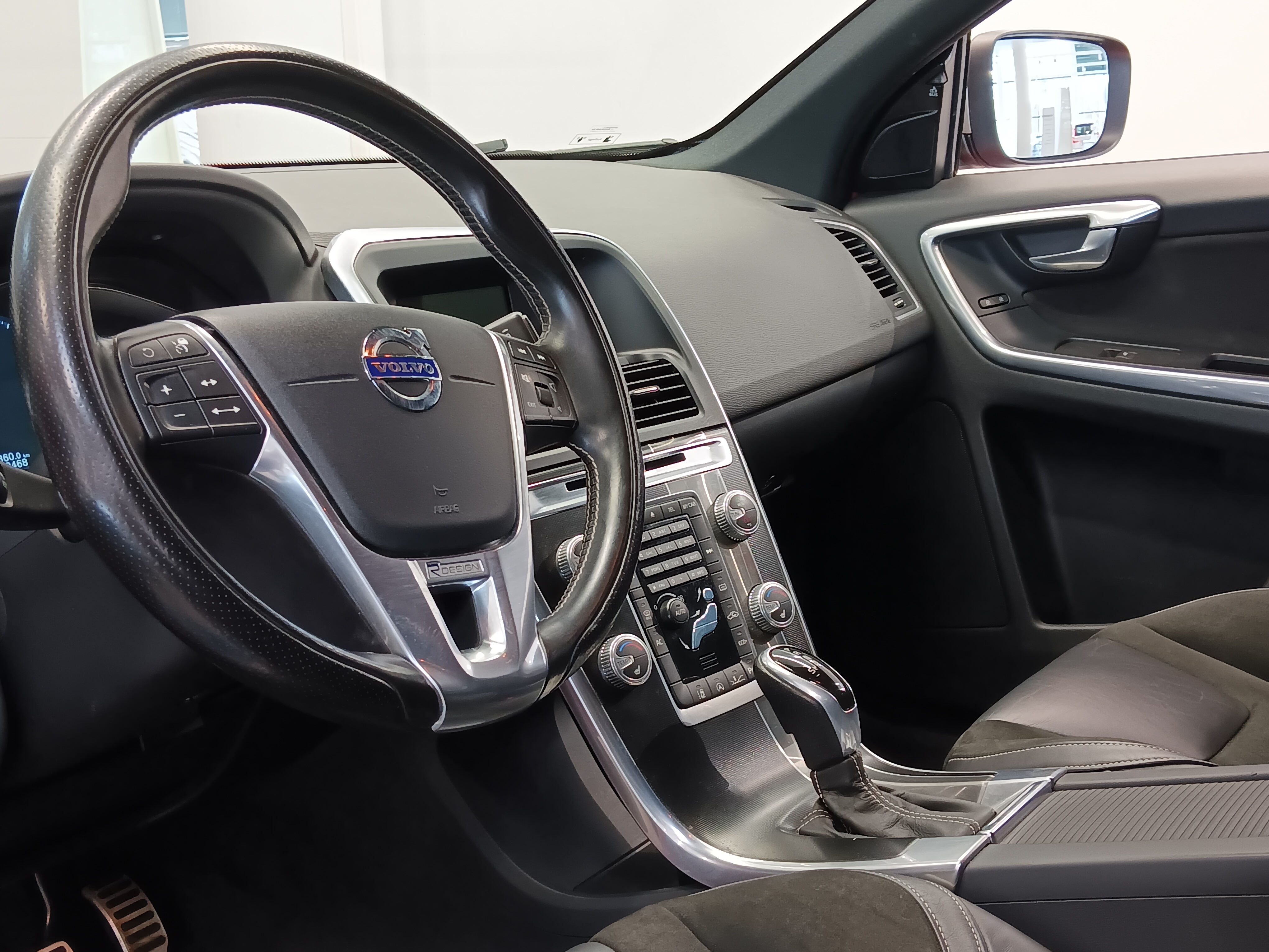 VOLVO XC60 2016