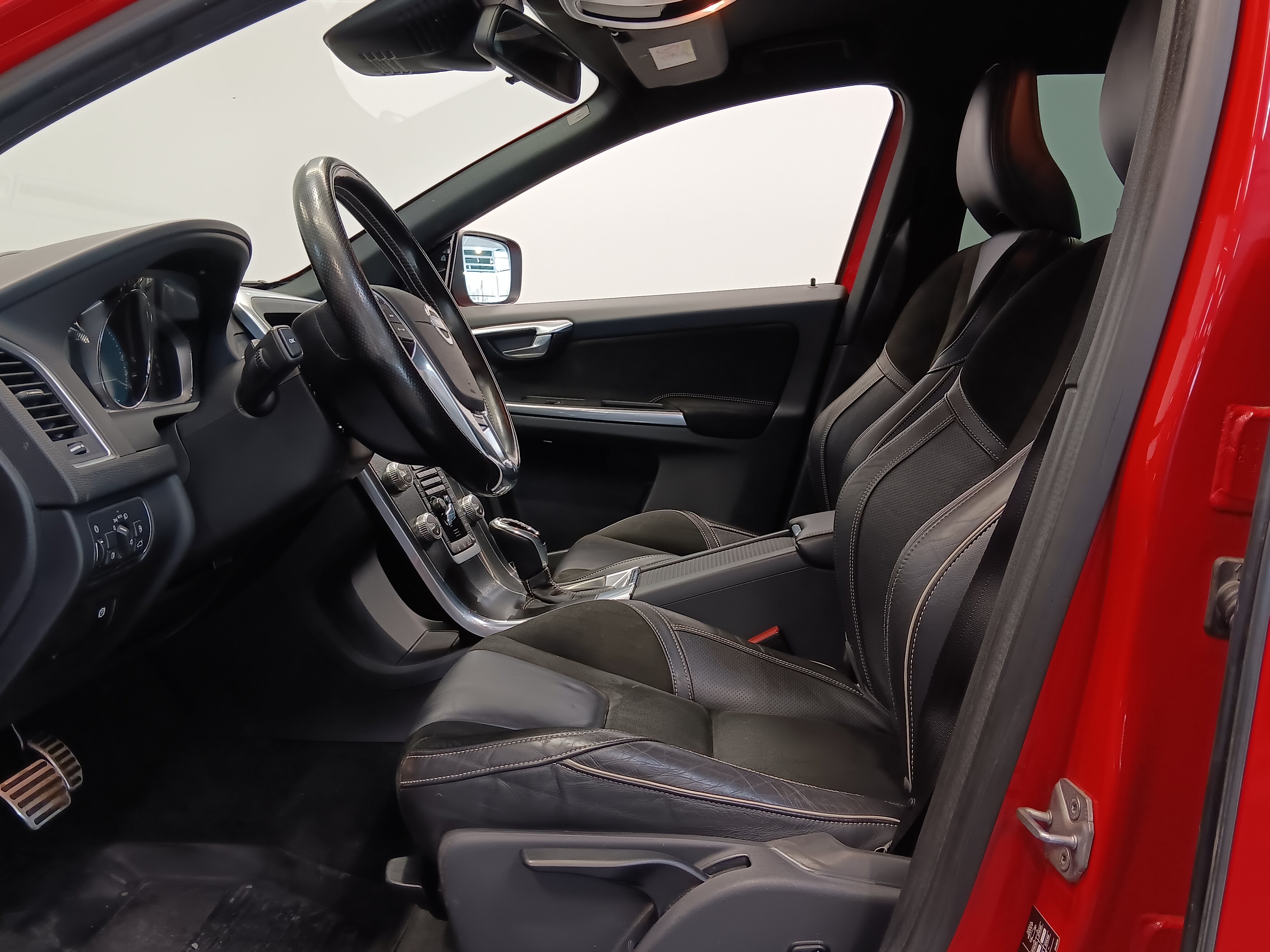 VOLVO XC60 2016