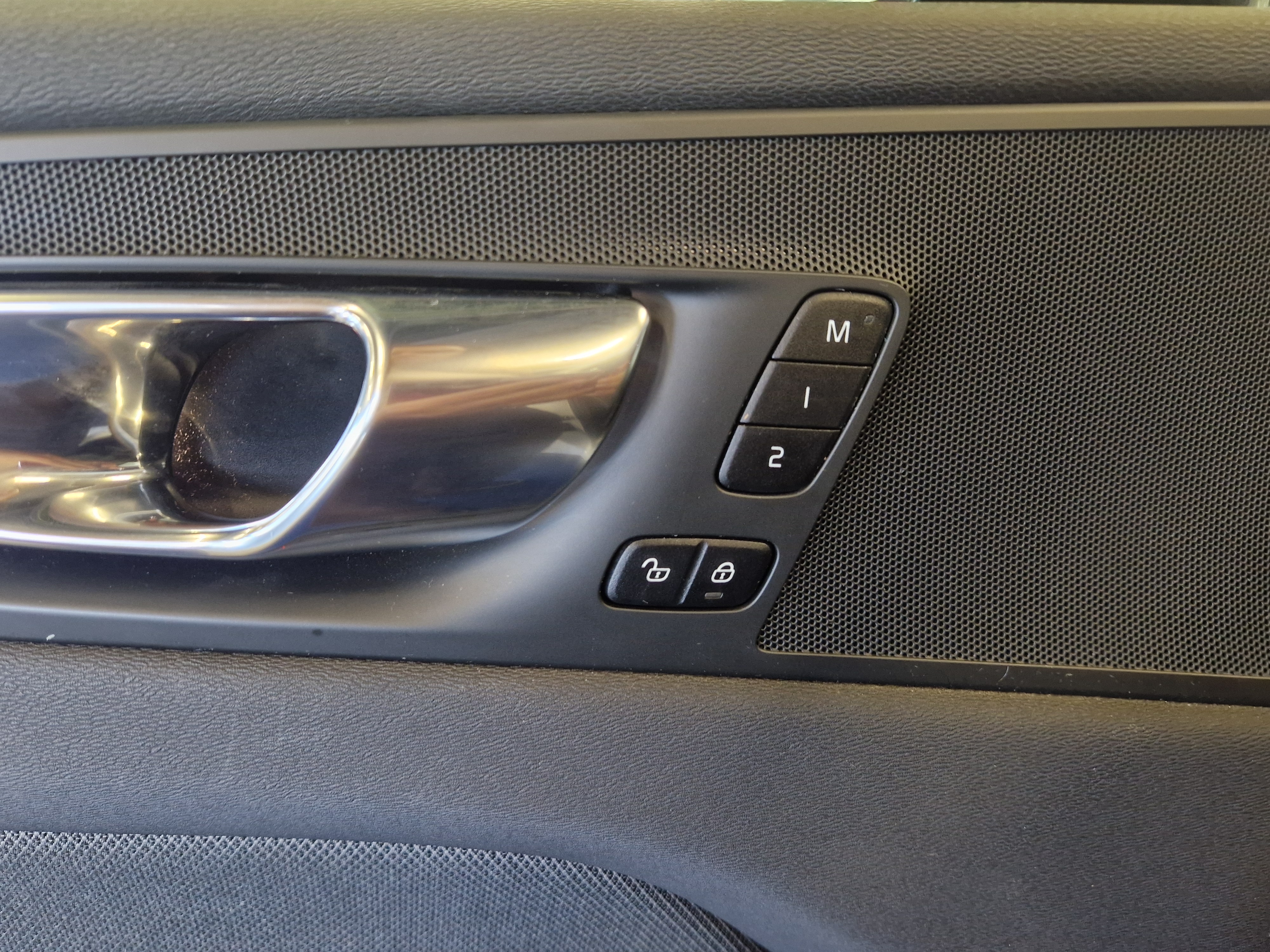 VOLVO XC60 2020