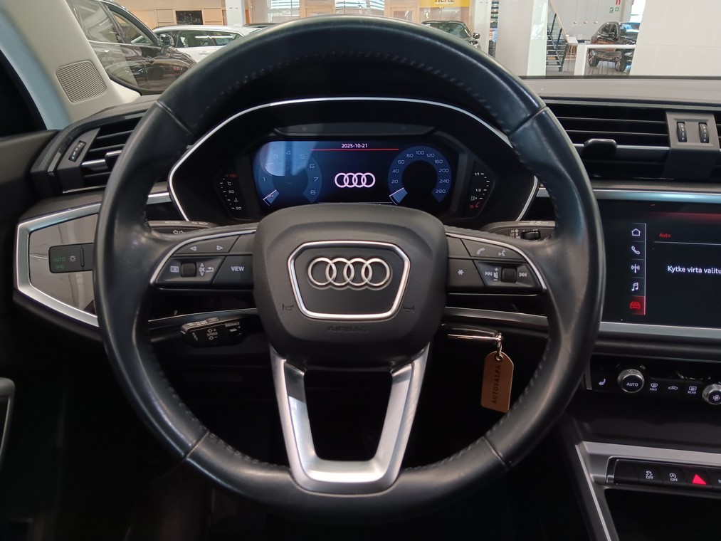 AUDI Q3 2019